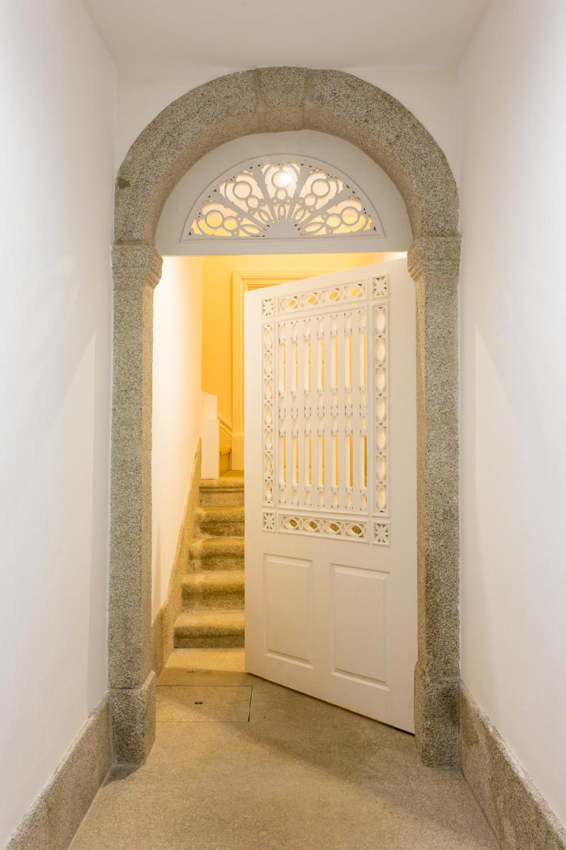Gold & Grey Loft Almada