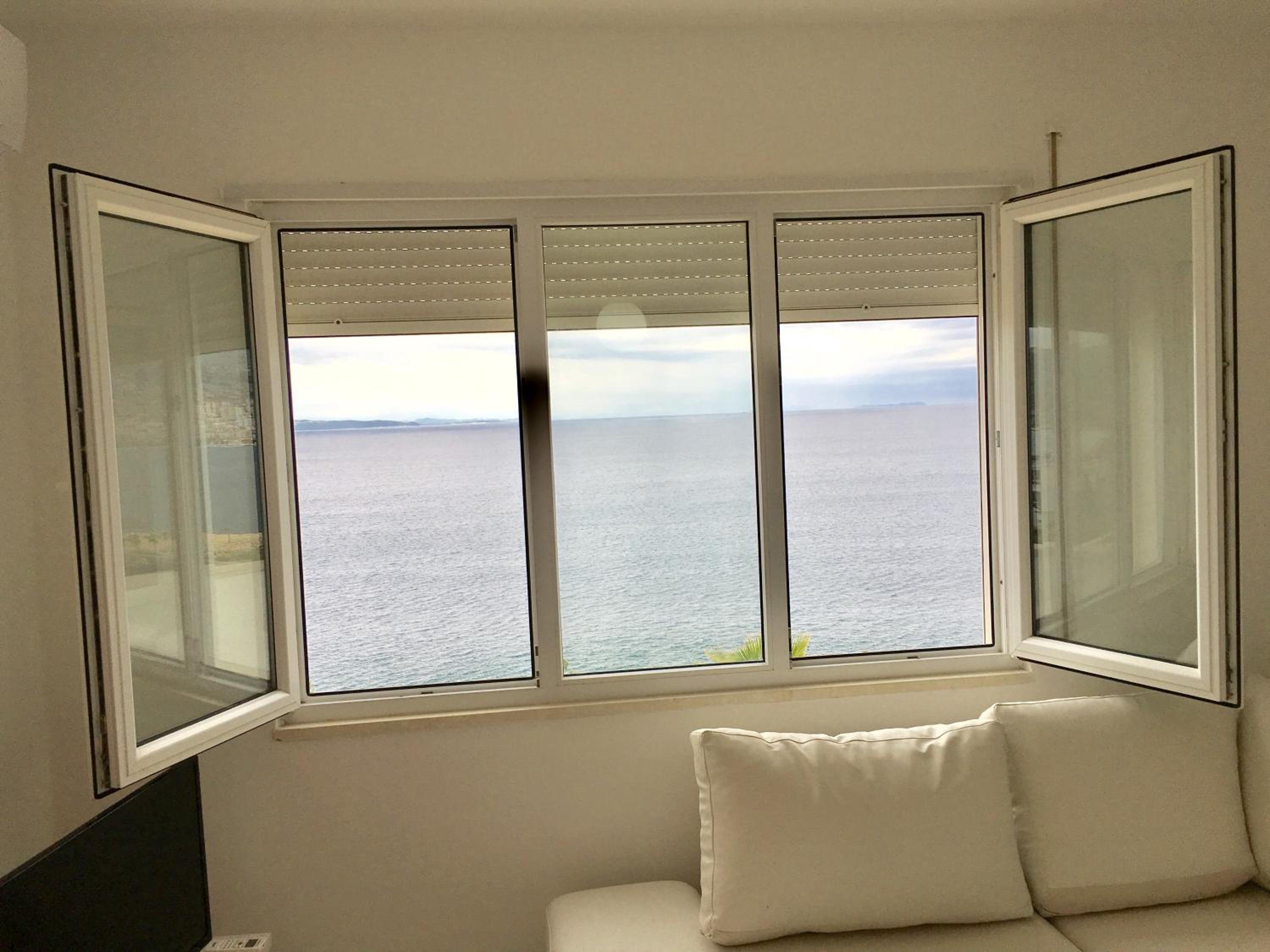 White Residence Apartament