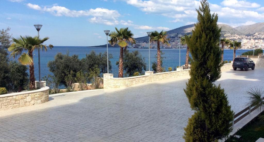 White Residence Apartament