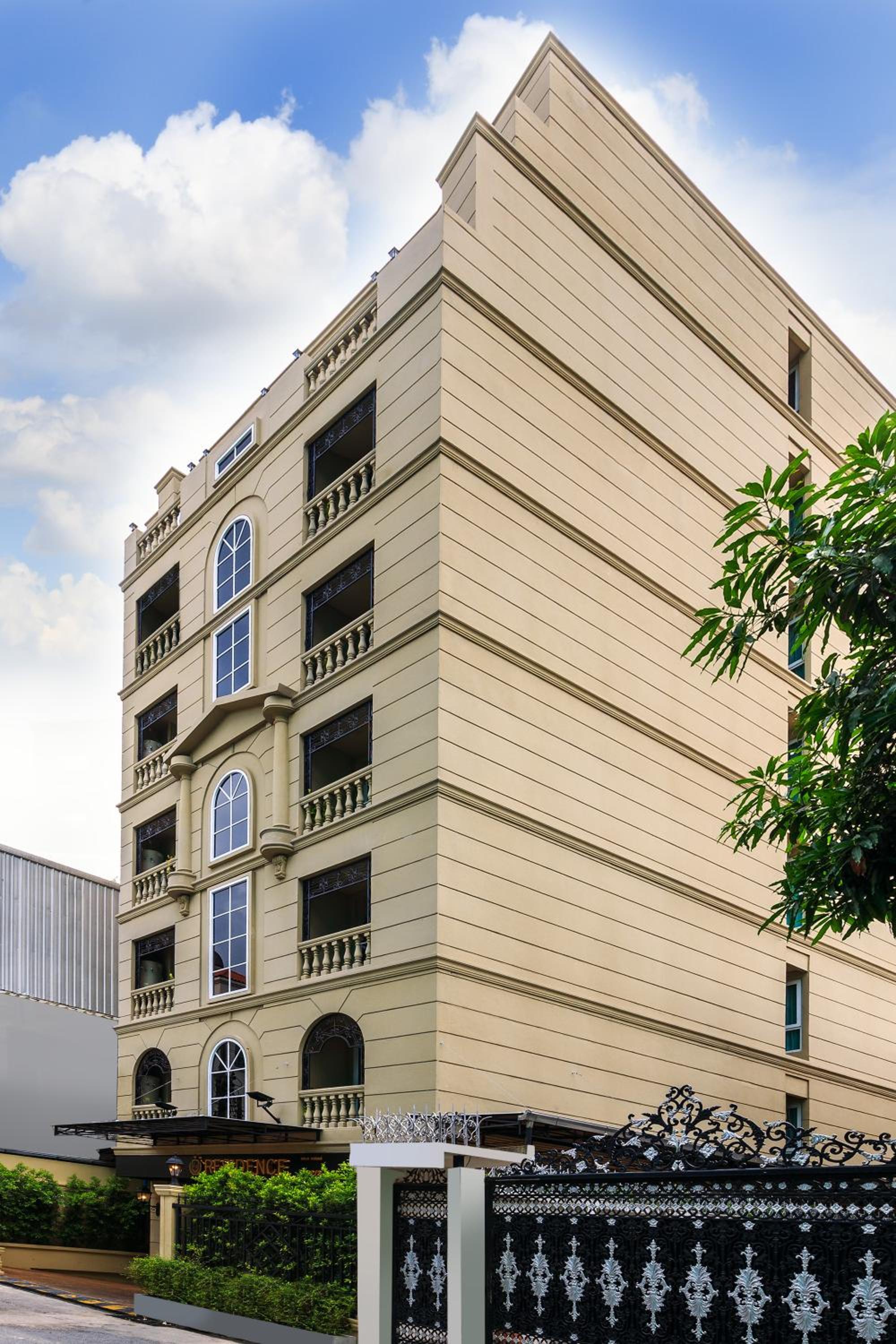 Hotel LA49 Hotel - SHA Certified - Image 1