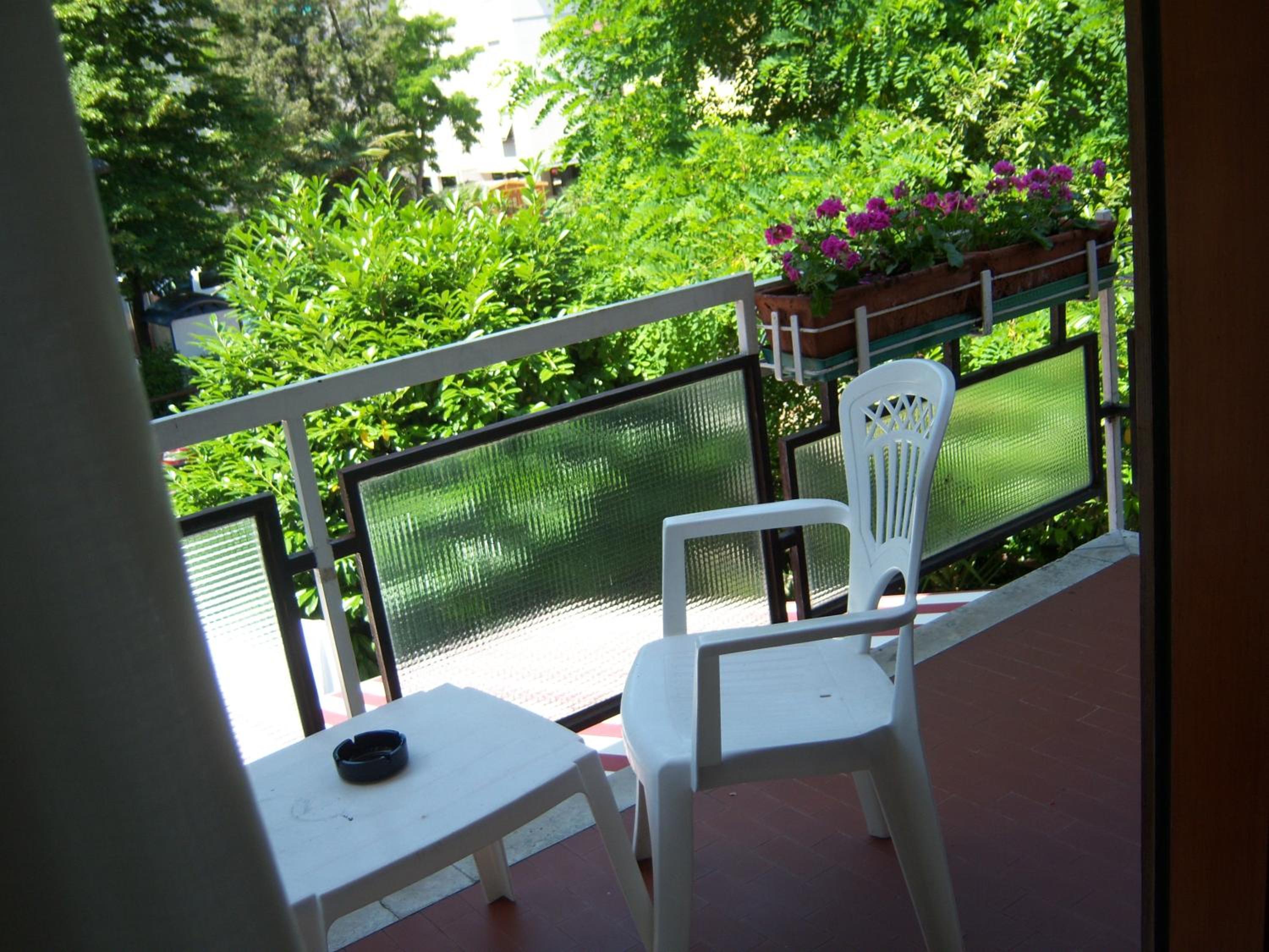 balcony