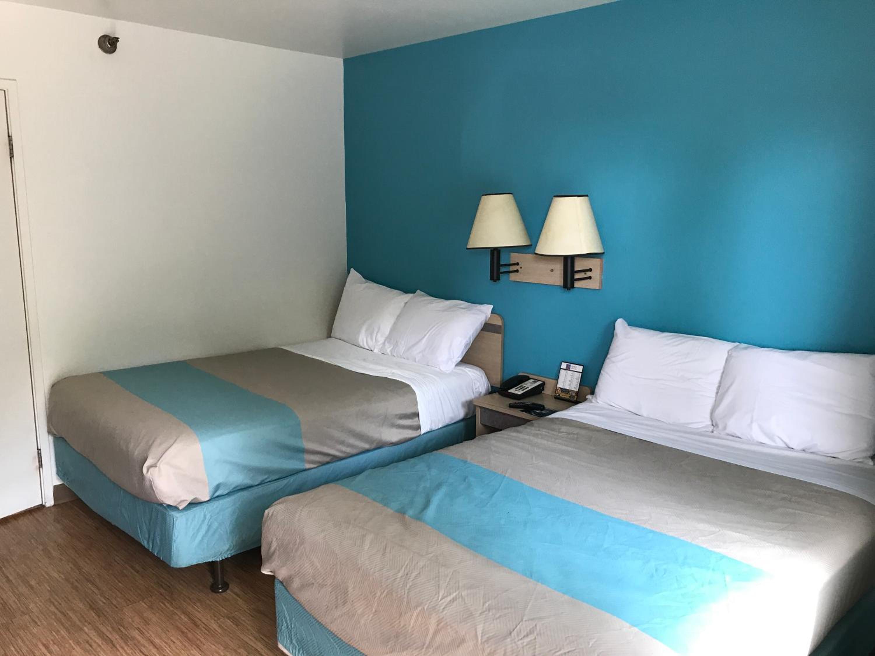 Motel 6-Des Moines, IA - North
