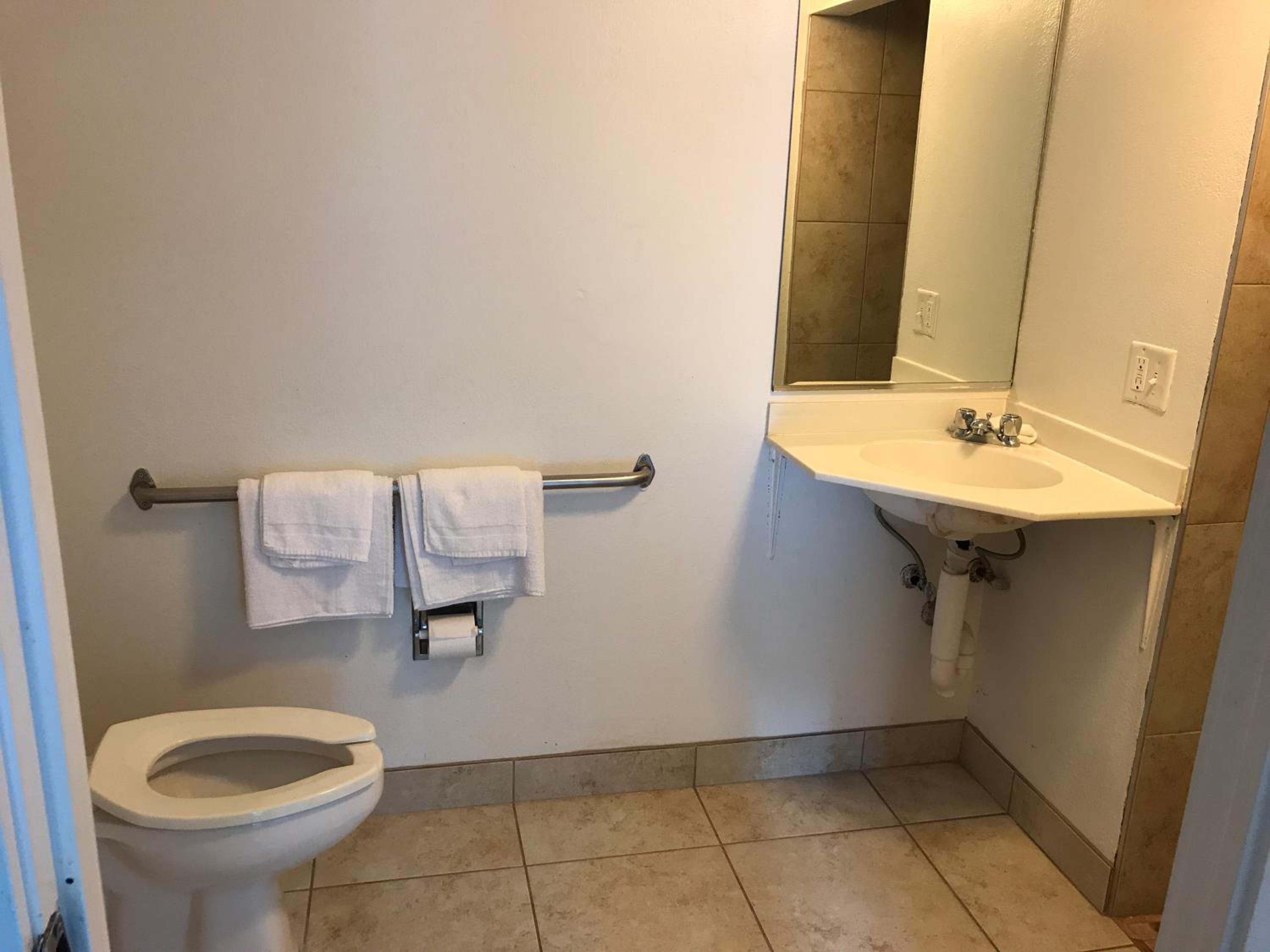 Motel 6-Des Moines, IA - North