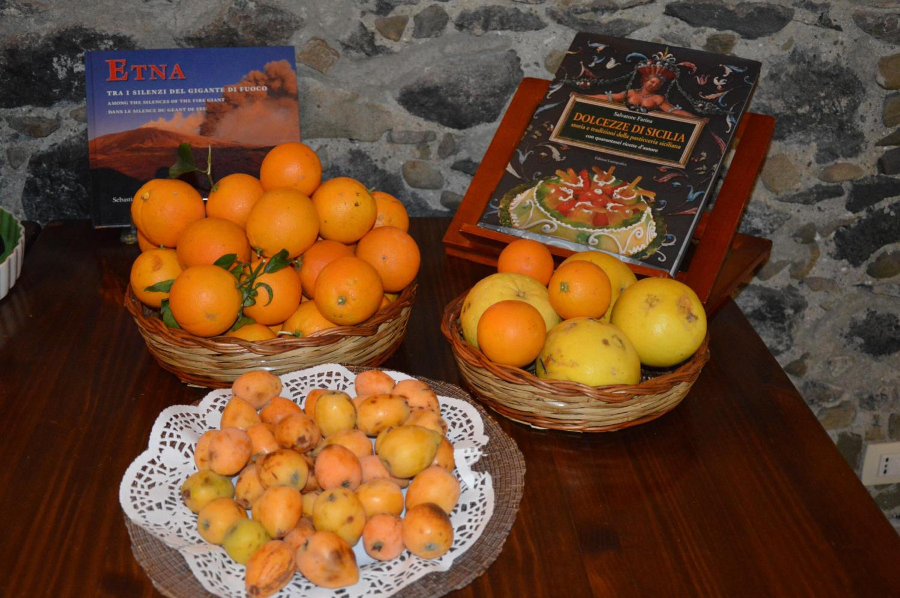 Antico Borgo Etneo Country Hotel