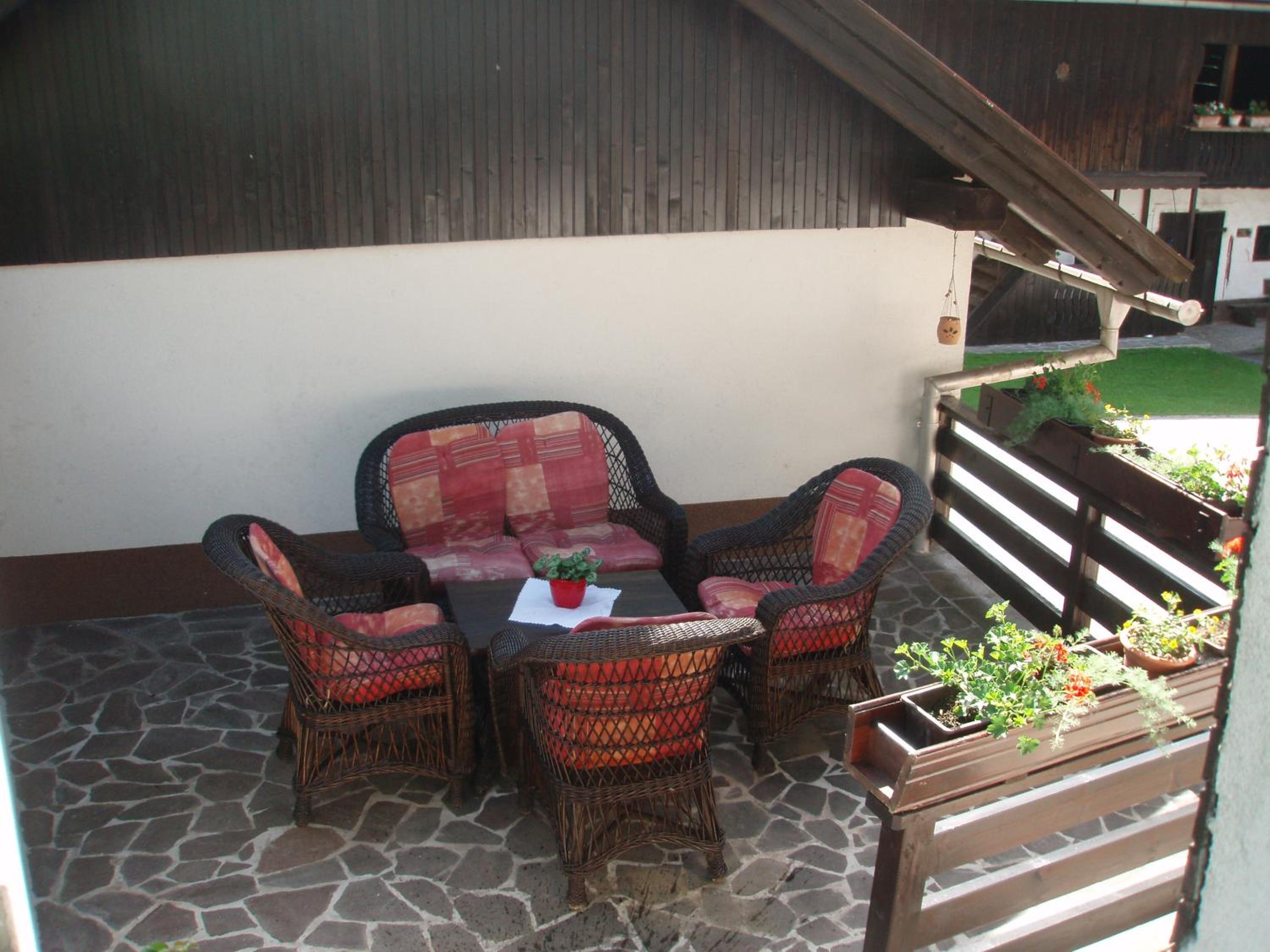 Photo 10