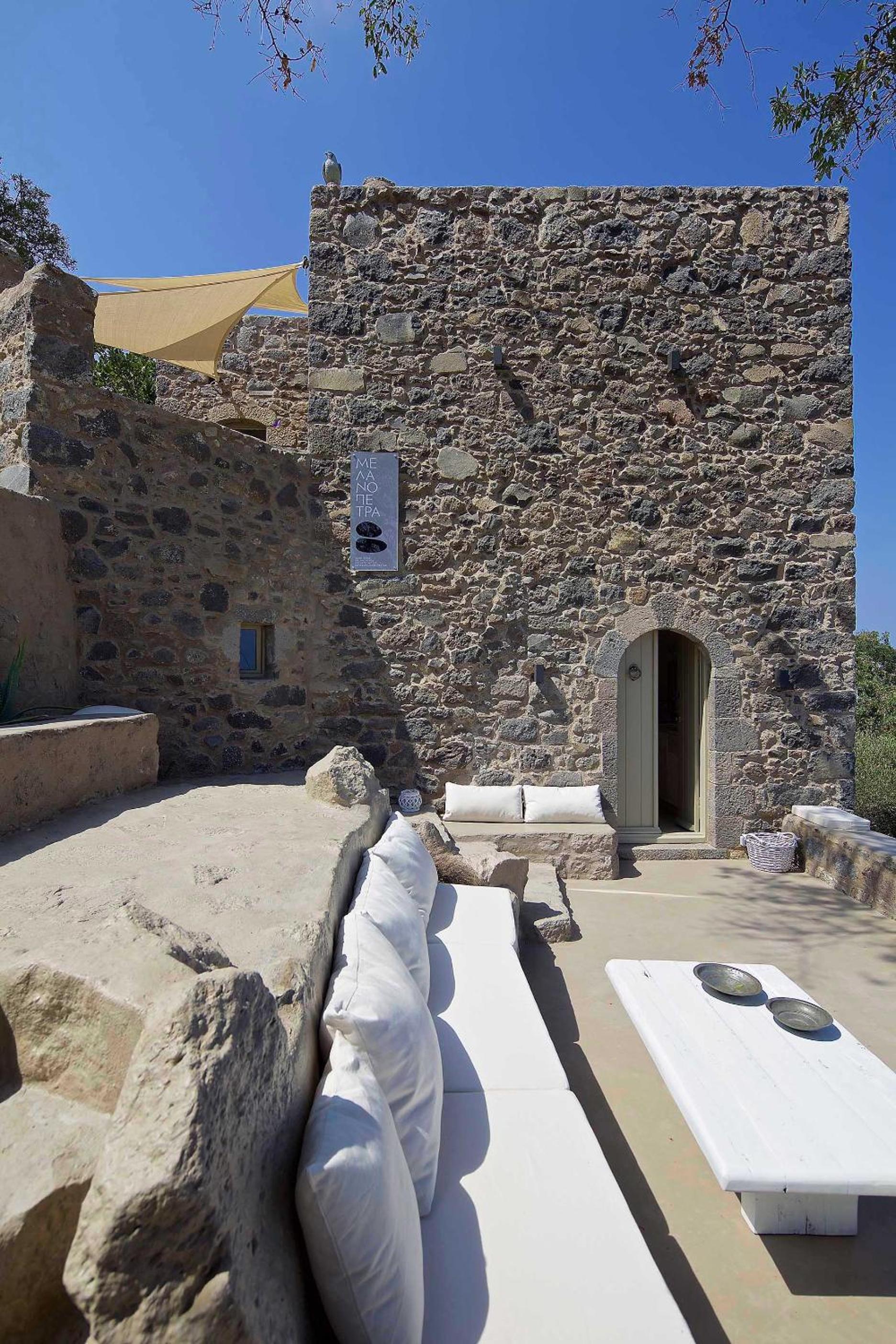 MELANOPETRA boutique apartments