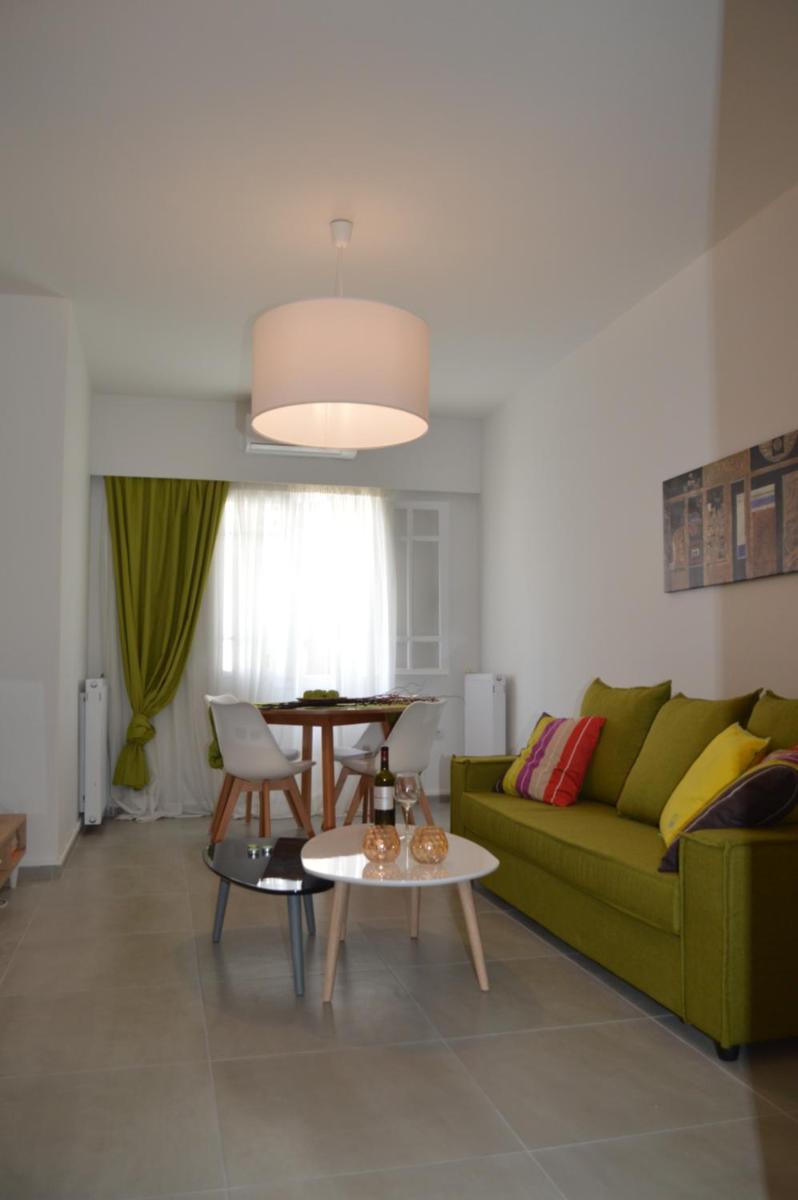 Hotel So Close to the Beach - Image 1