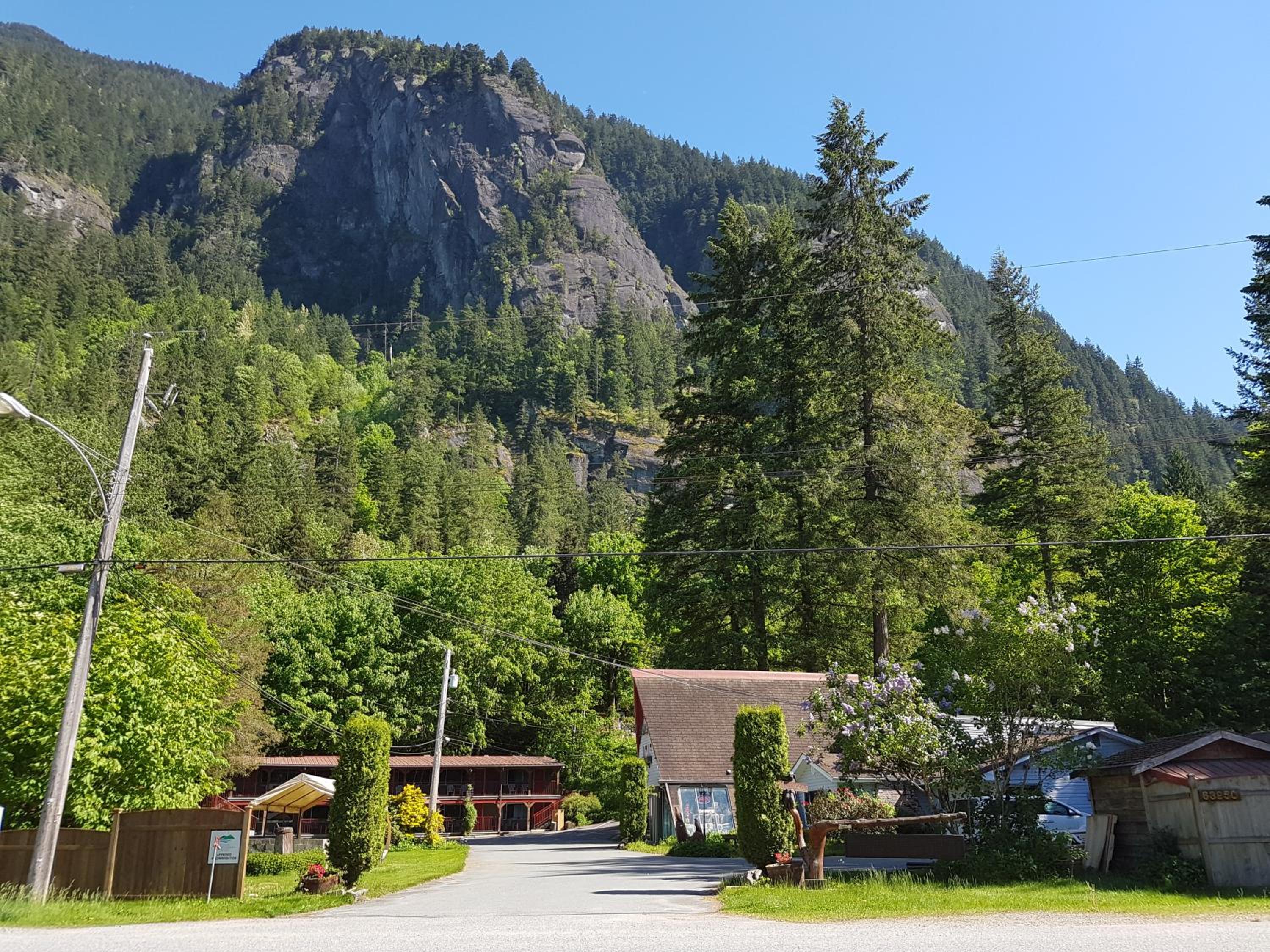 Holiday Motel & RV Resort