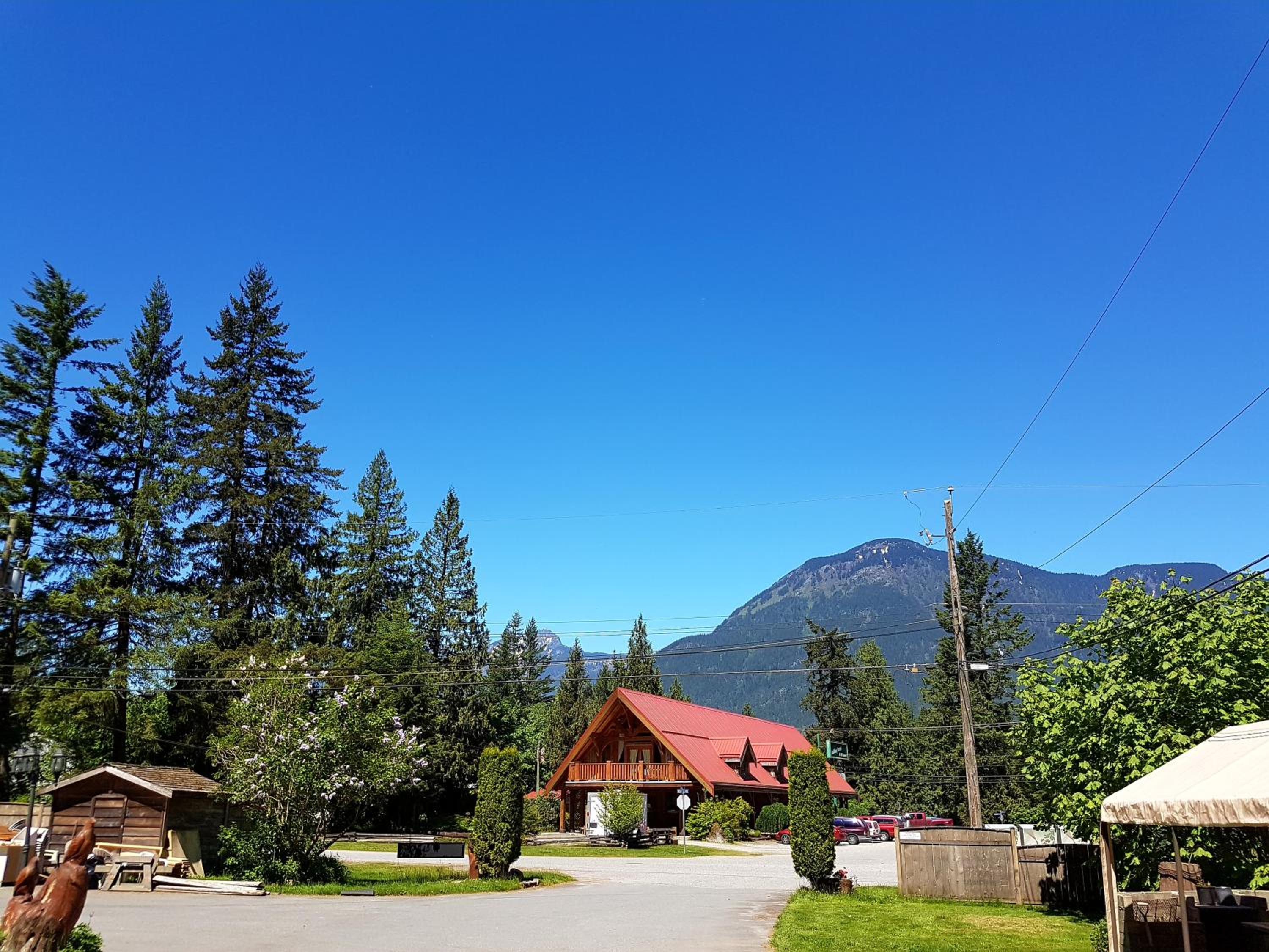 Holiday Motel & RV Resort