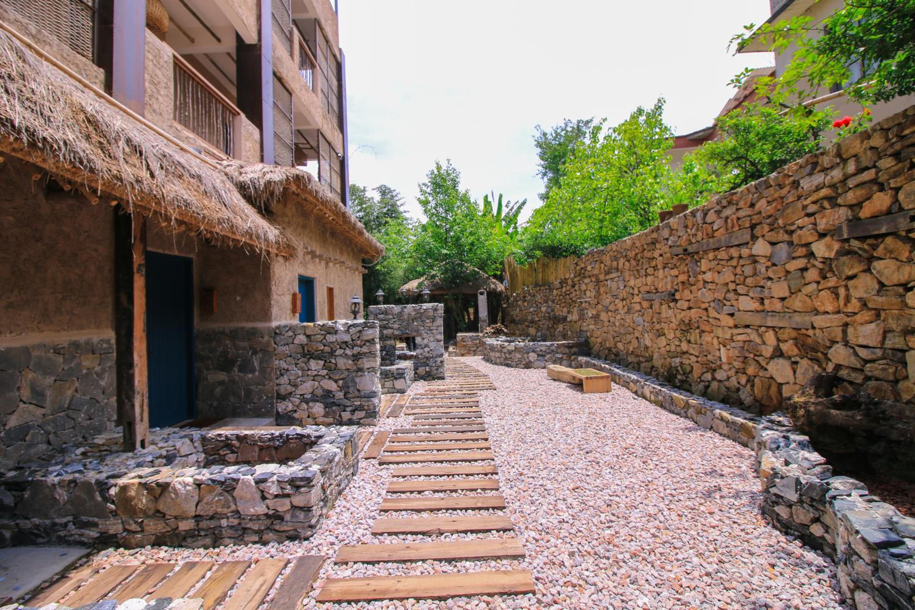 Twelve Manor Xiangdian Yuanyang Rice Terraces Retreat