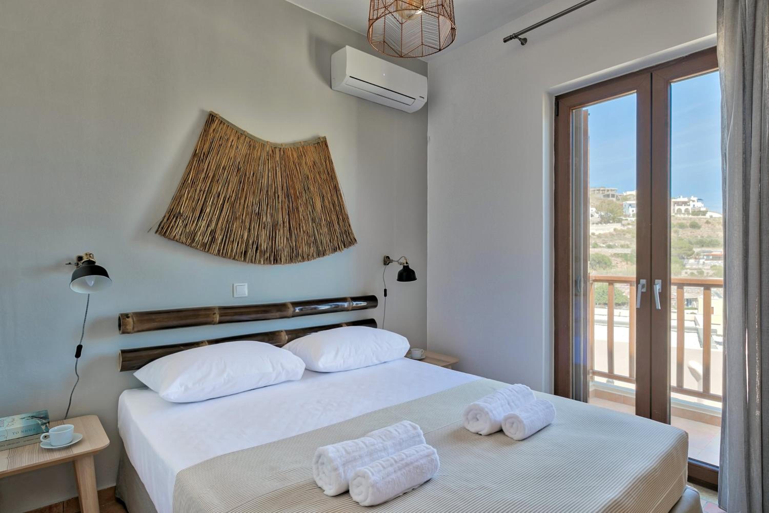 Syra Suites