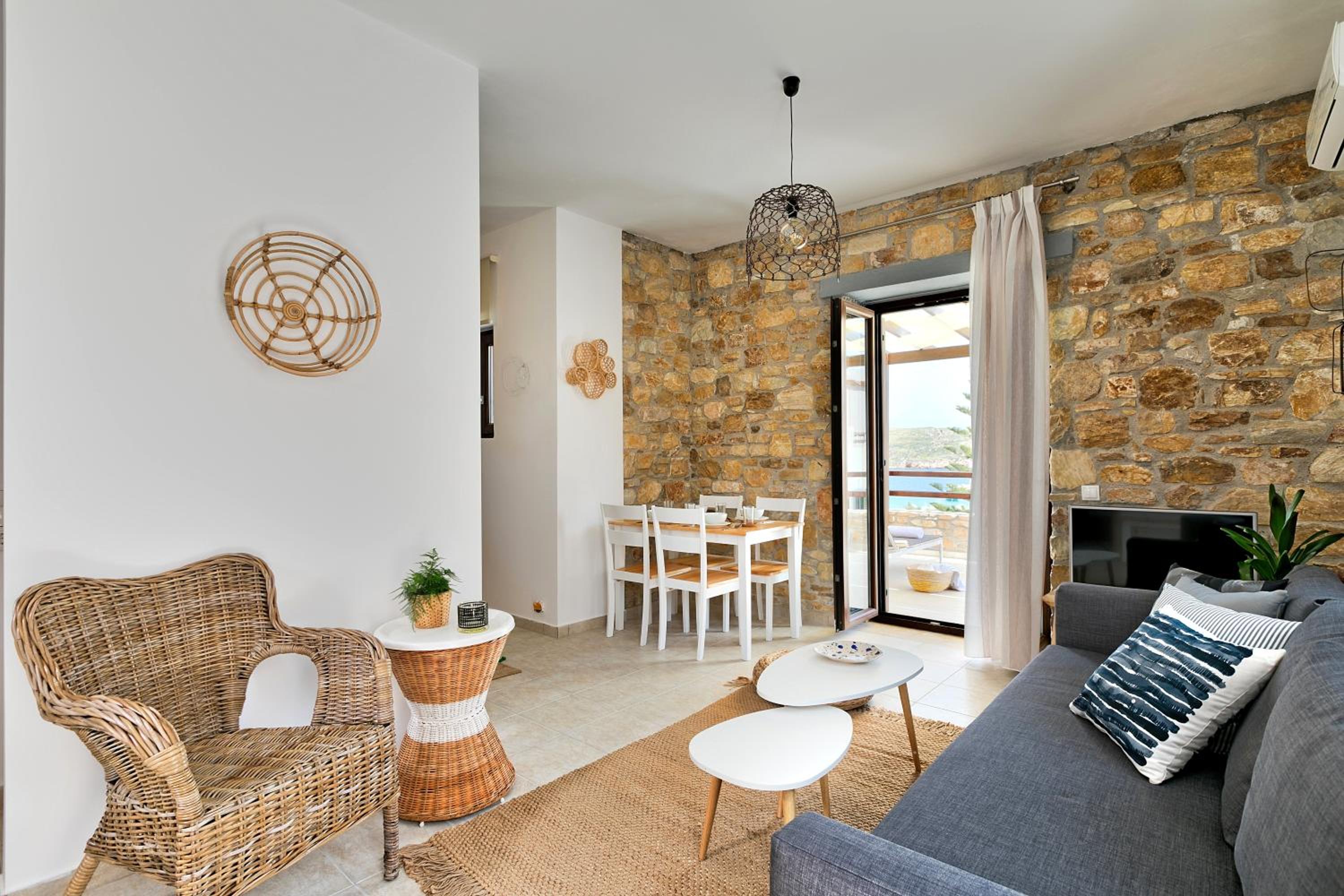 Syra Suites