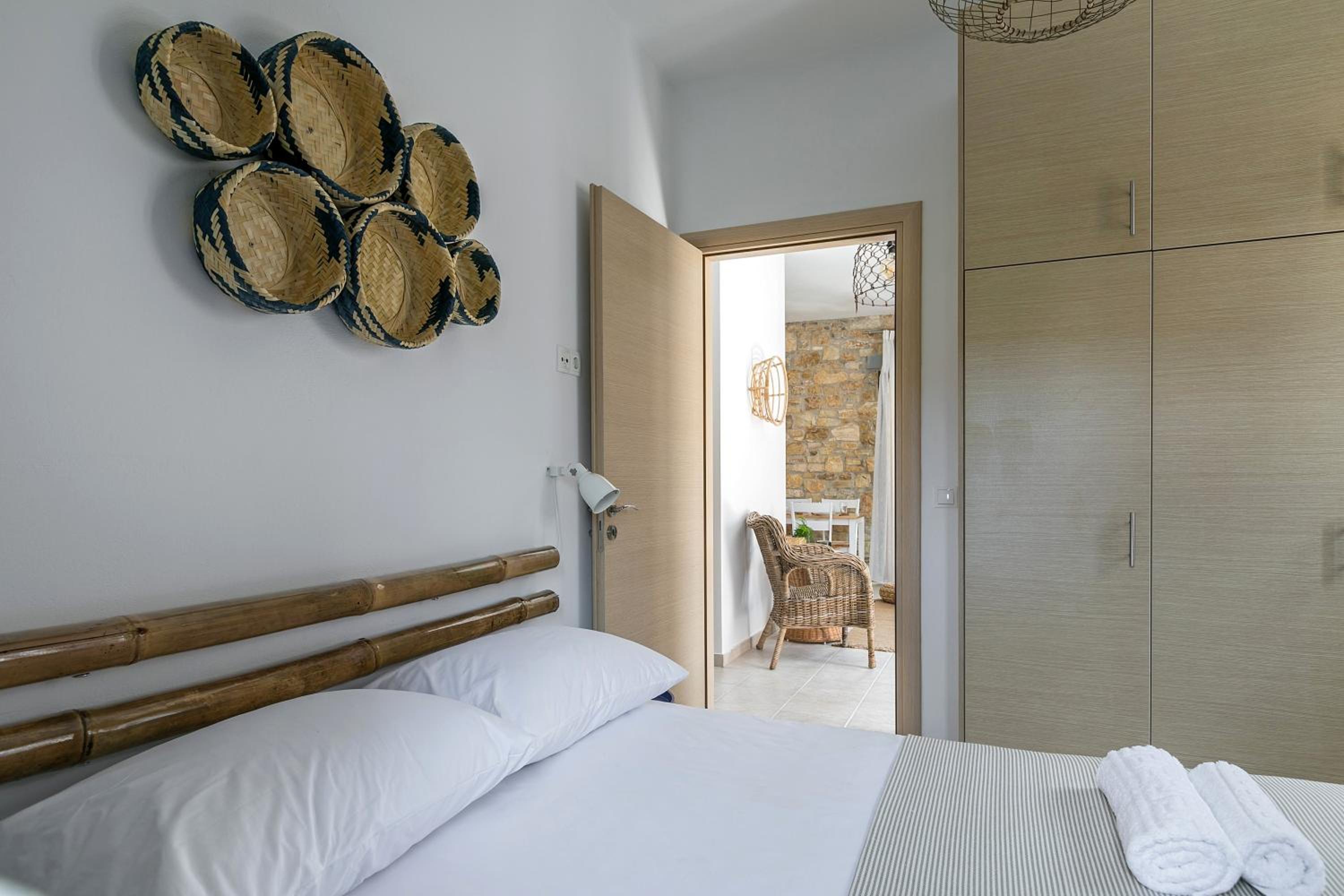 Syra Suites
