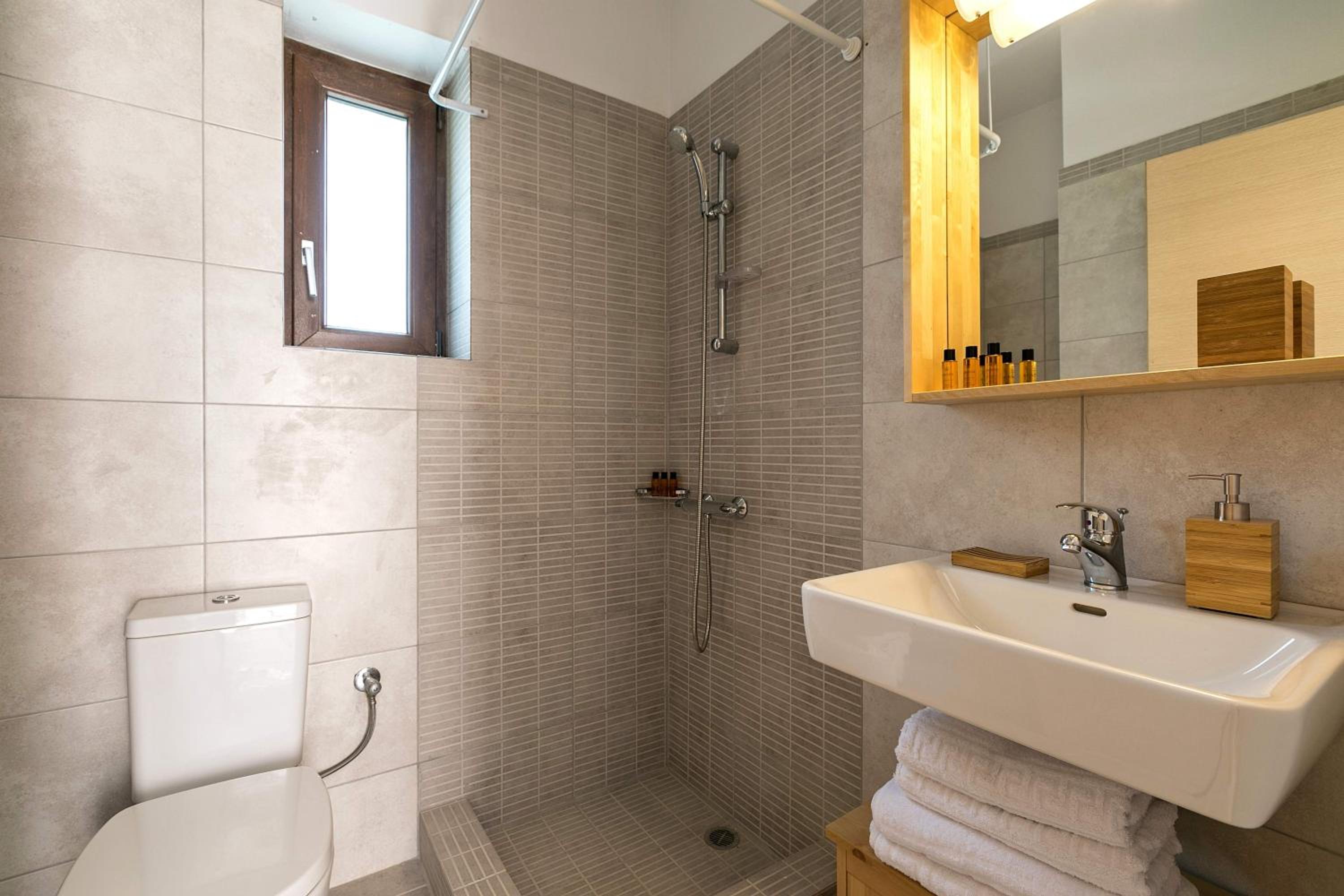 Syra Suites