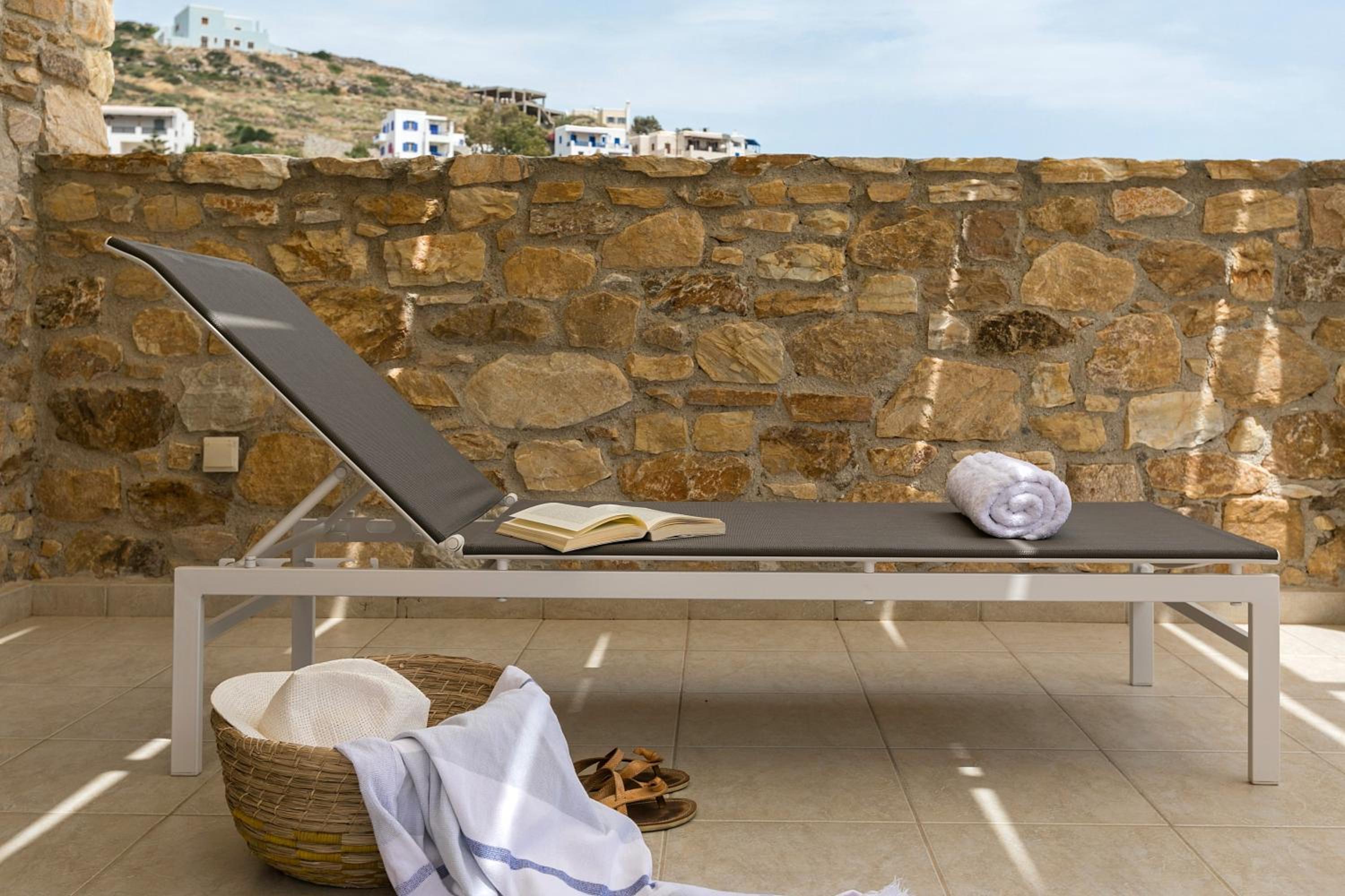 Syra Suites