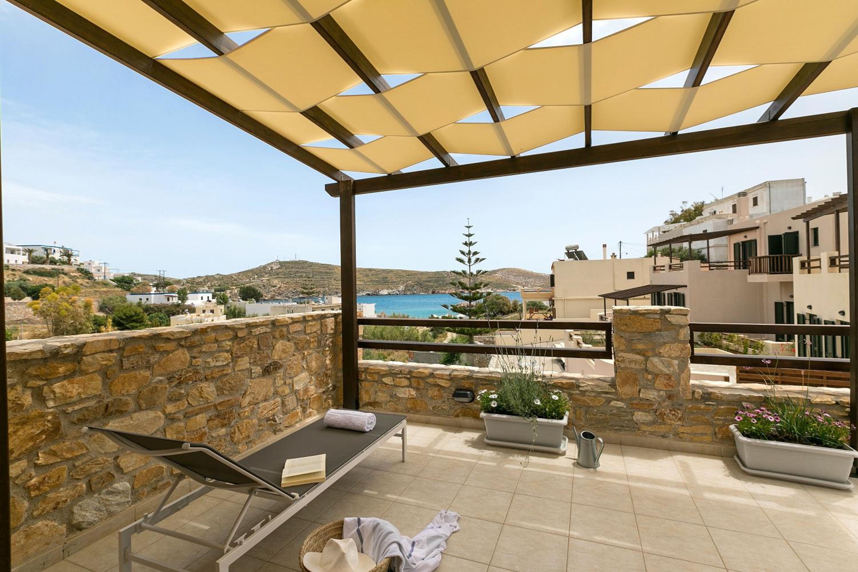 Syra Suites