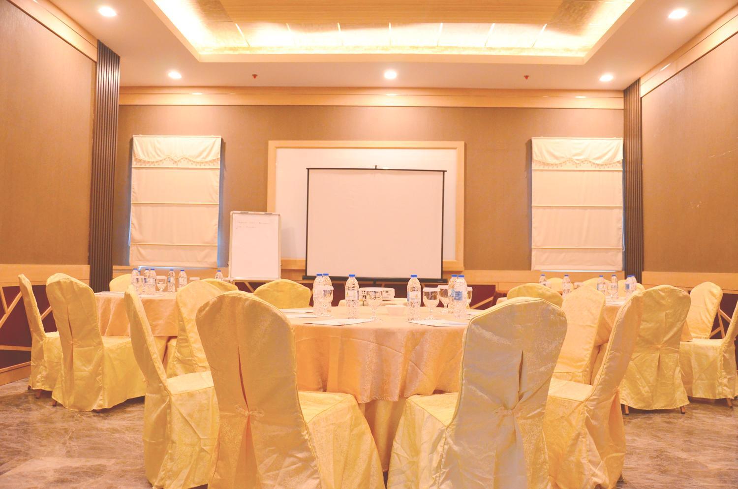 Nagoya Hill Hotel Batam 45