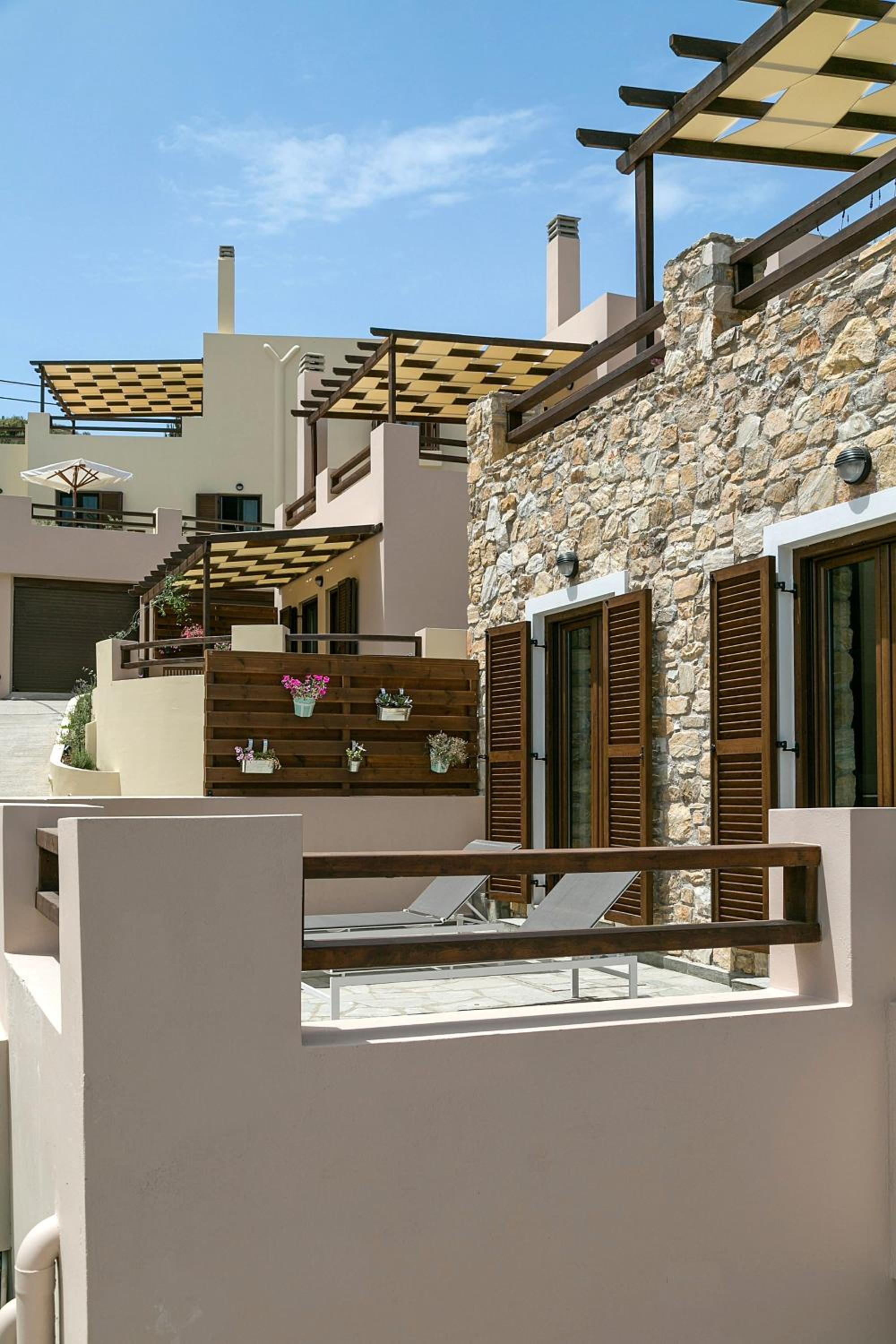 Syra Suites
