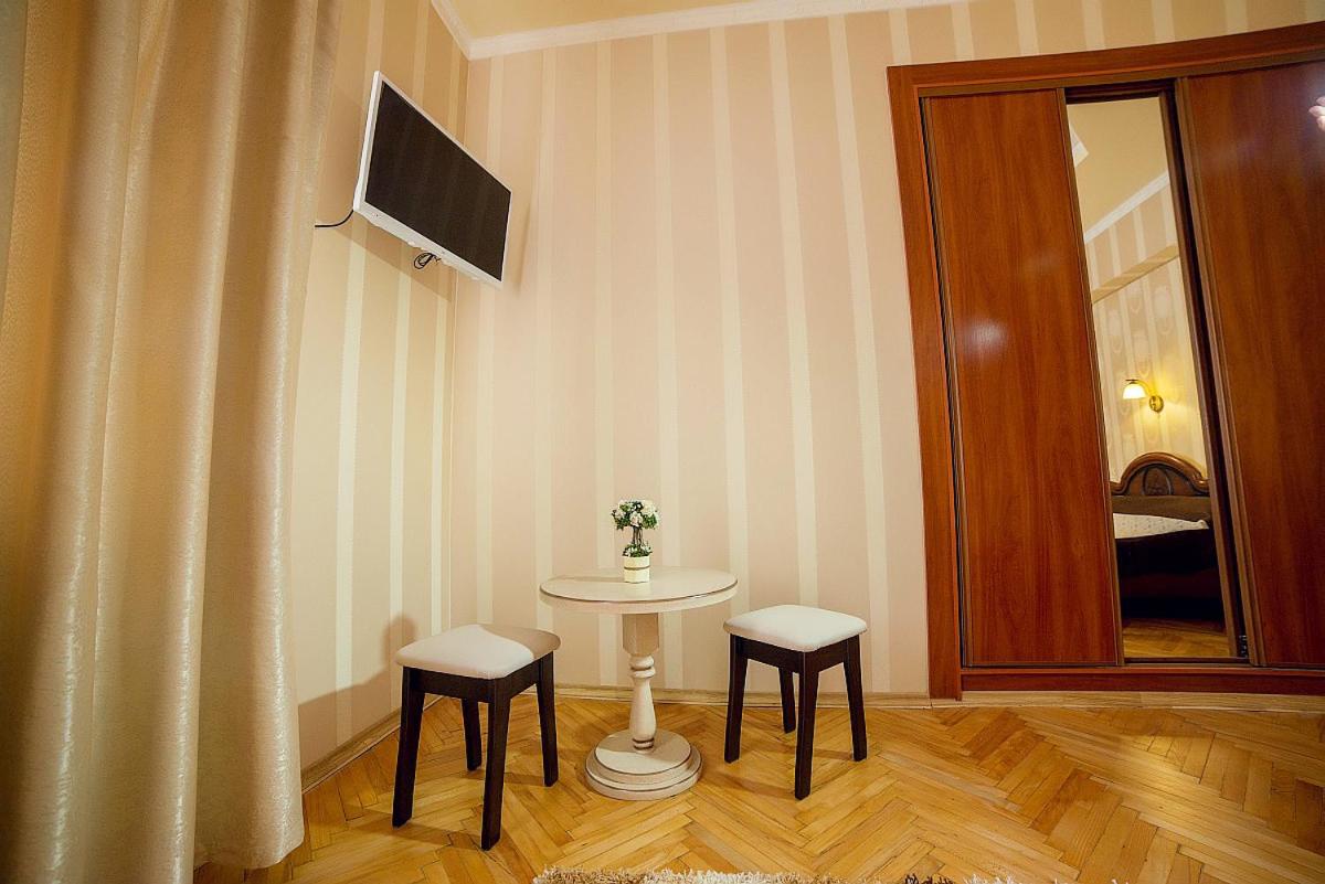 Apartment on Horodotska street