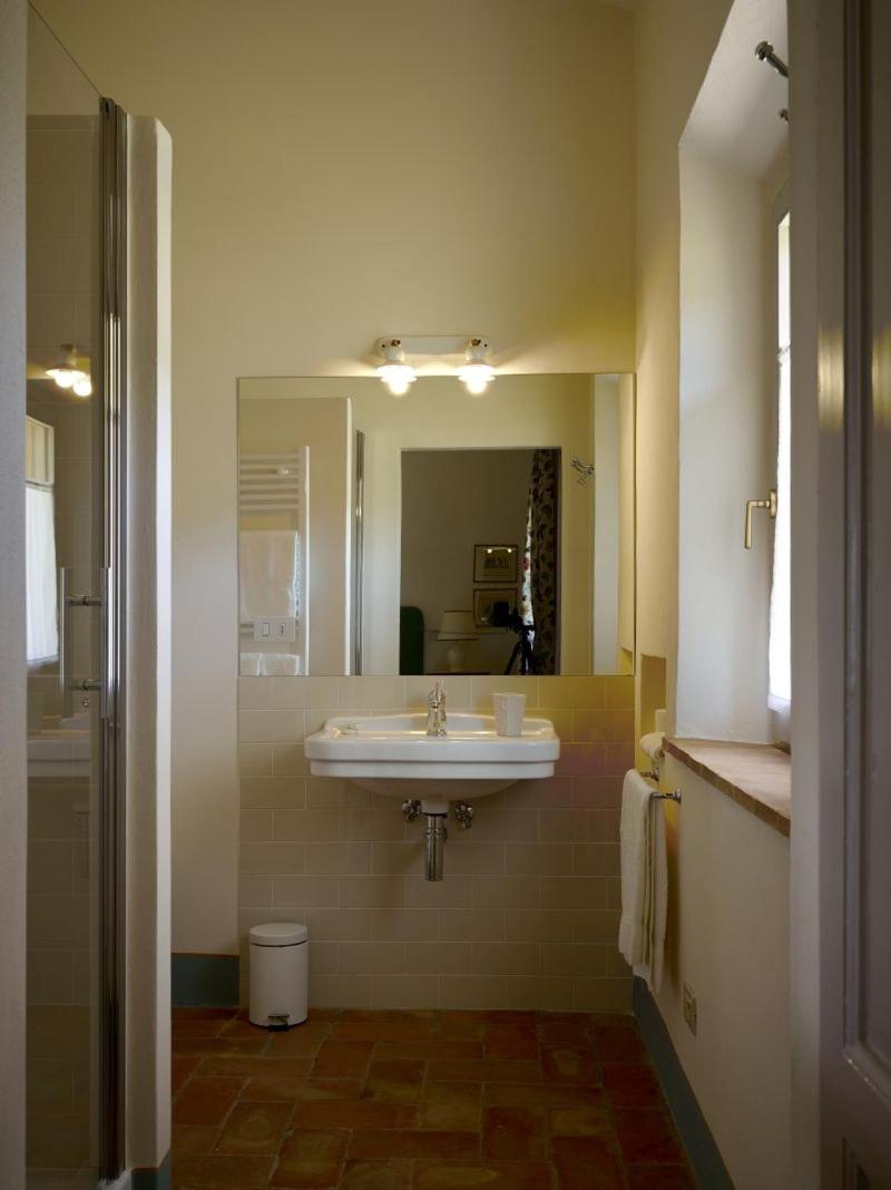 Photo 33