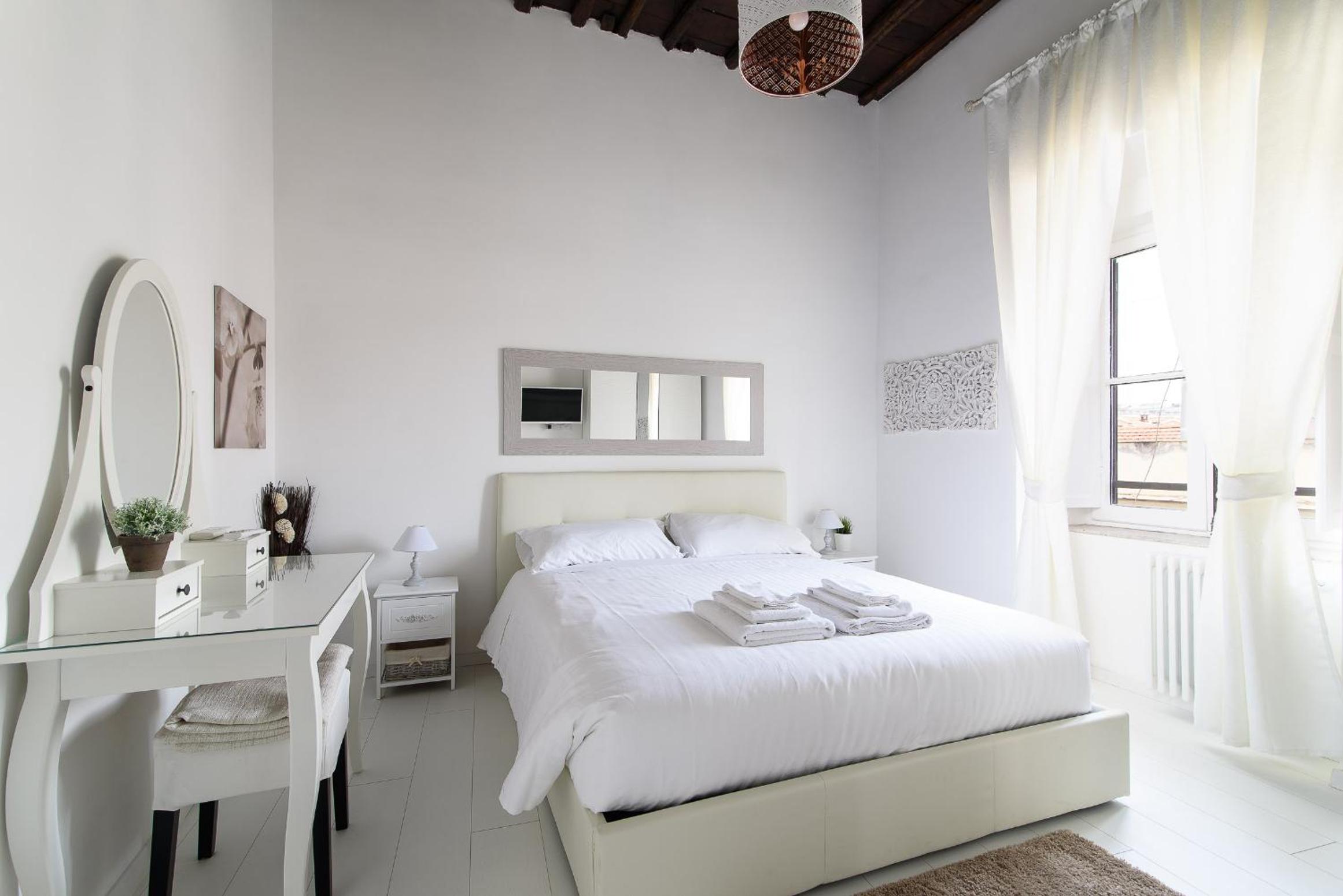 White Ostilia Apartments