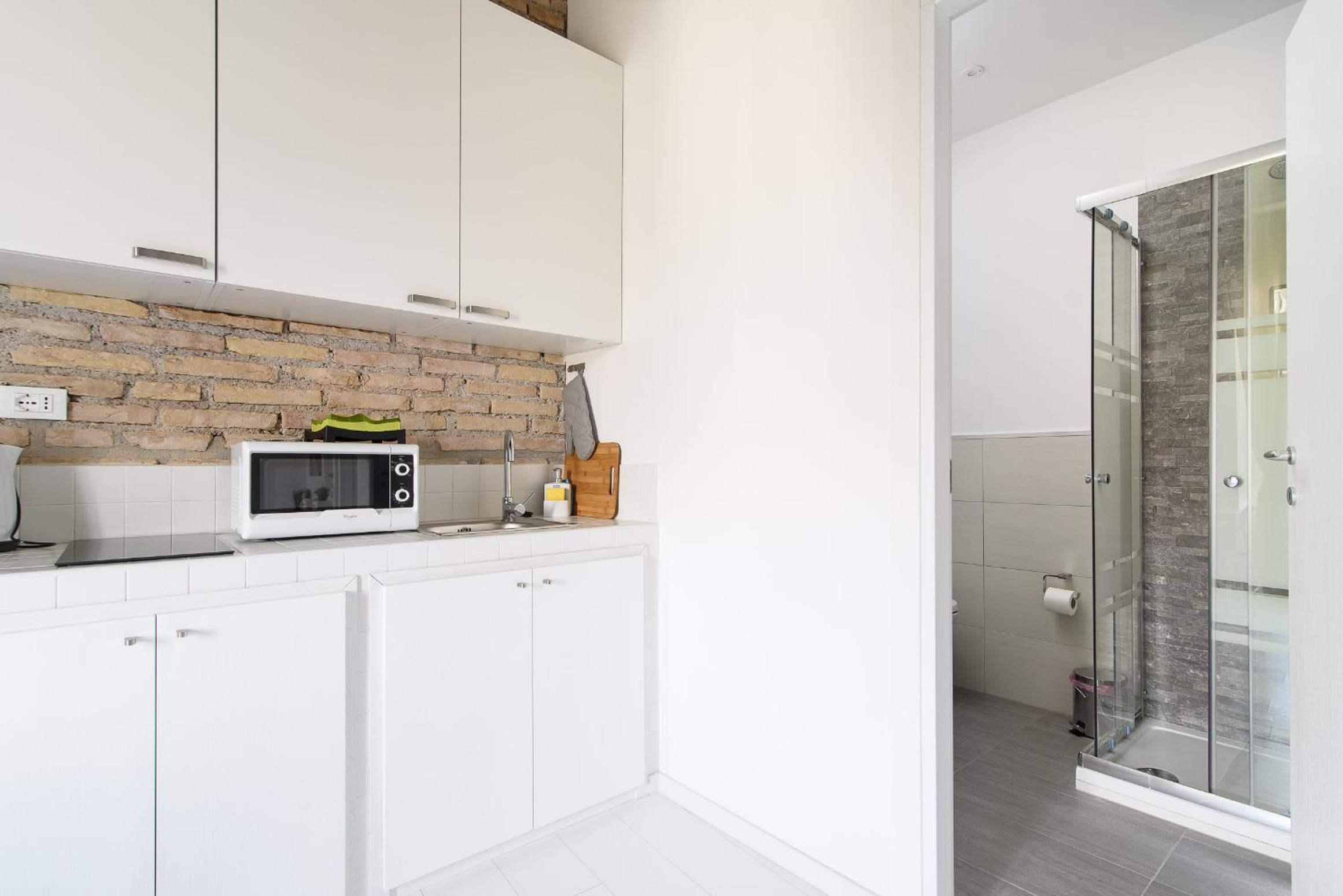 White Ostilia Apartments