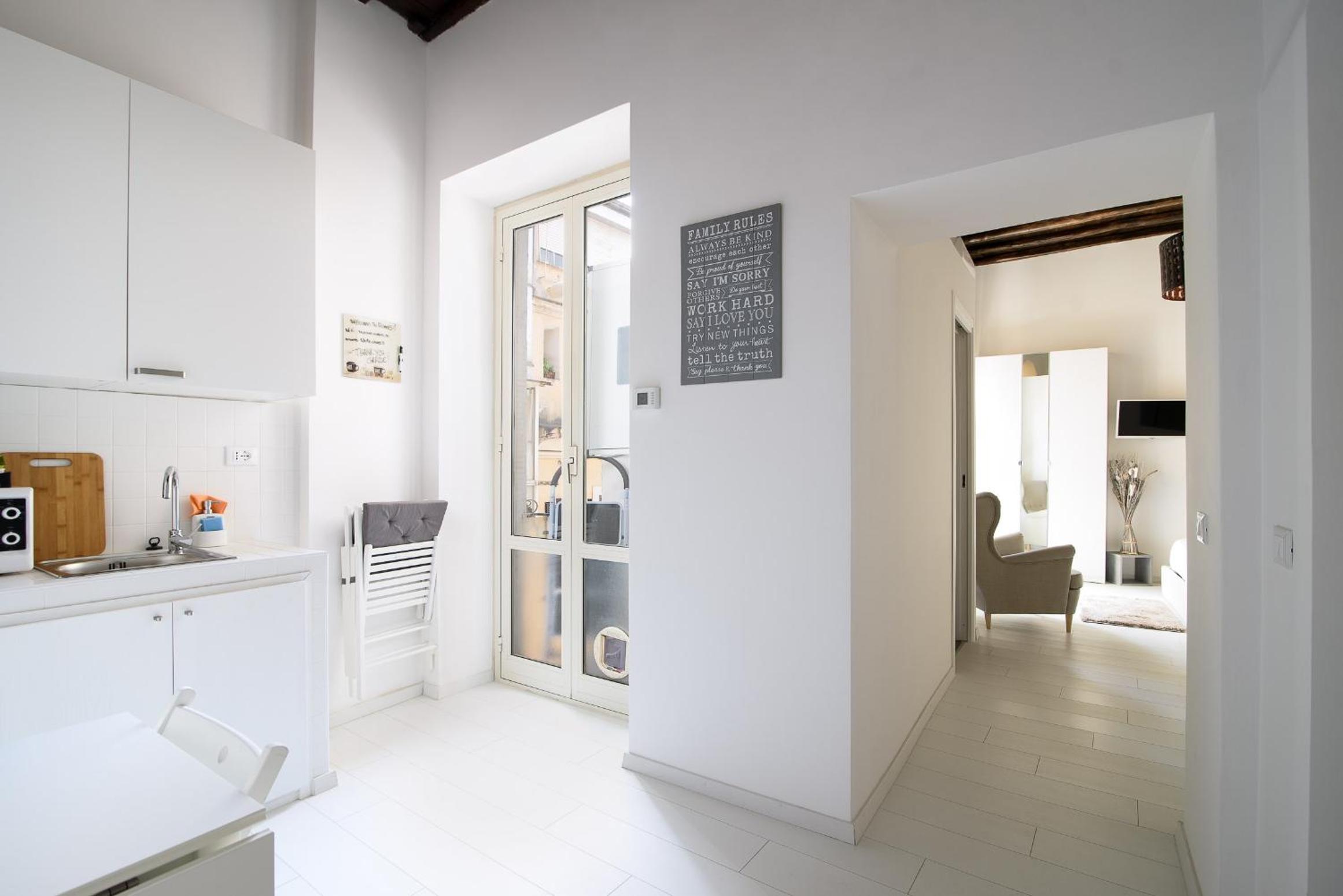 White Ostilia Apartments
