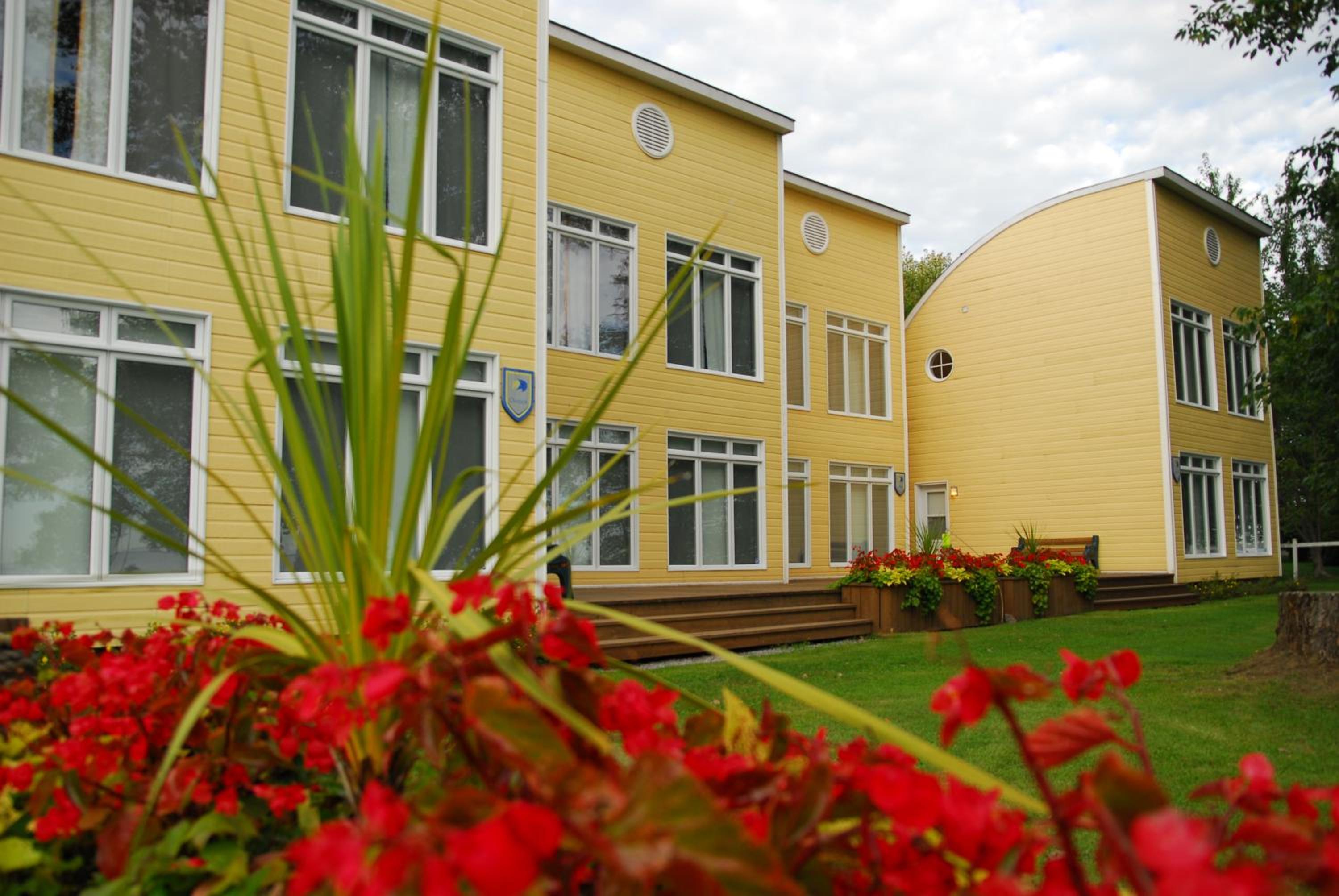 Trois-rivieres Vacations - Chalets Multivoile 4 Saisons - Property Image 2