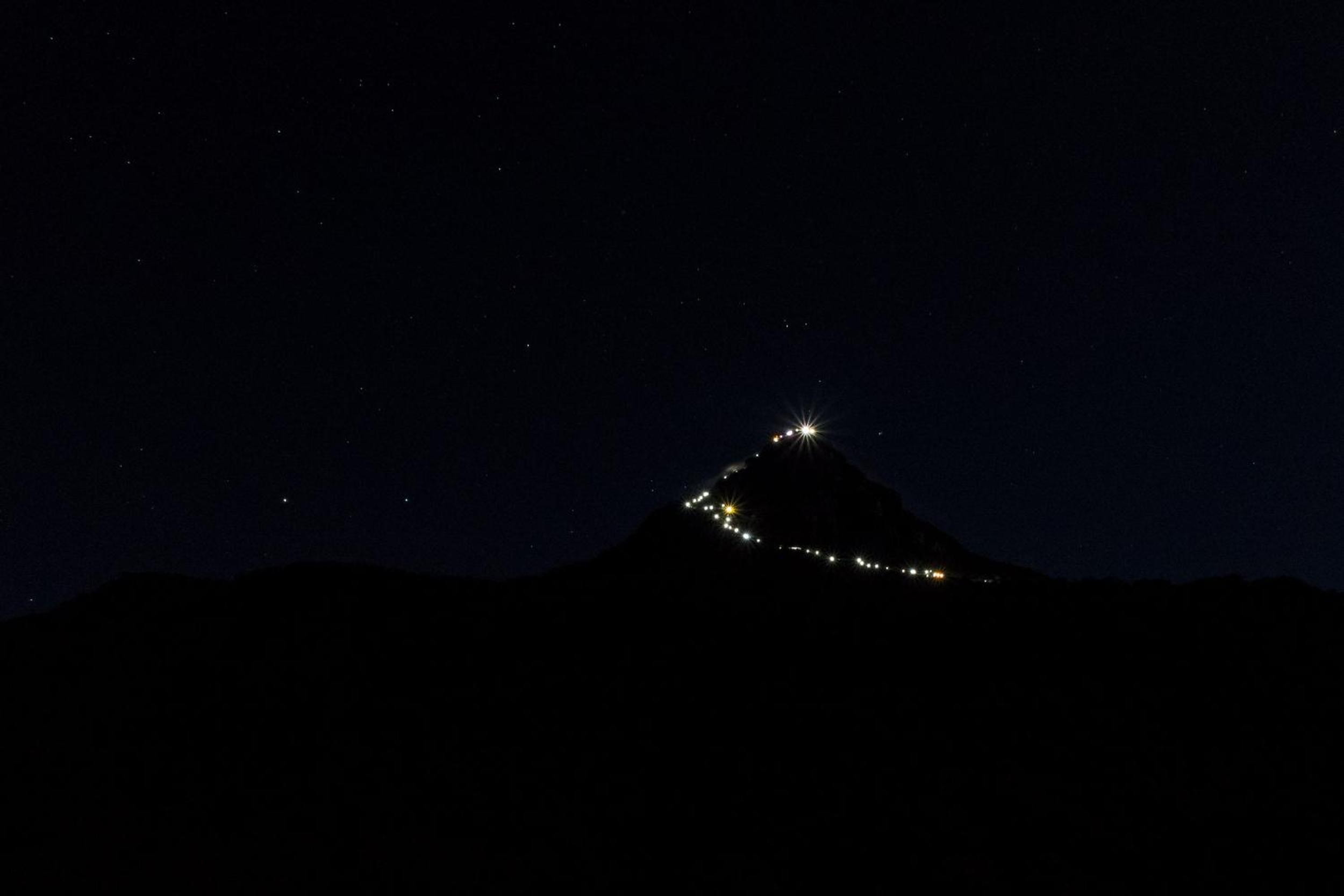Hotel mango tree nearest Adam's peak view 3
