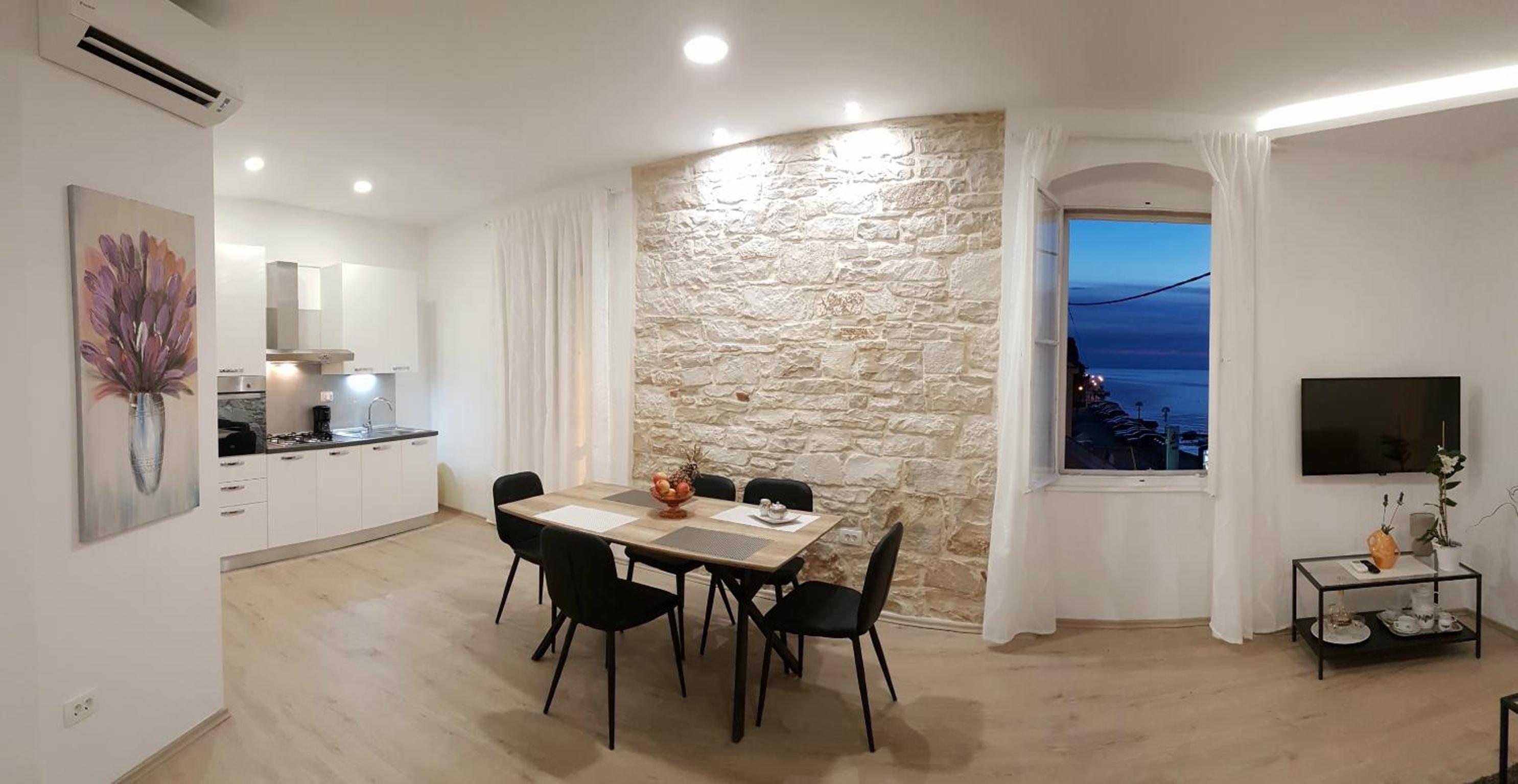 Porec Vacations - City Center Premium Apartment - Property Image 5