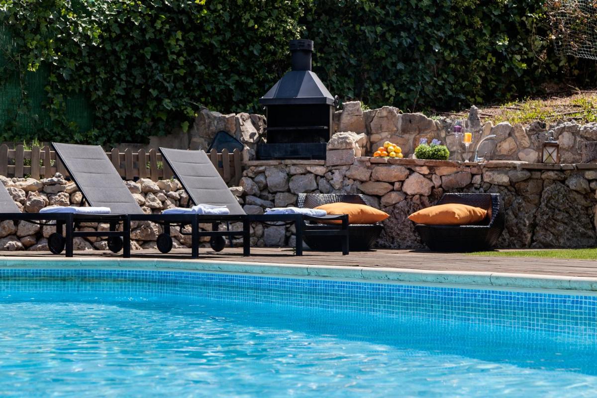 Villa Los Pinos 14 People AC Very confortable Outdoor area View Calm Area 10 minutes Drive From Sitges photo 4
