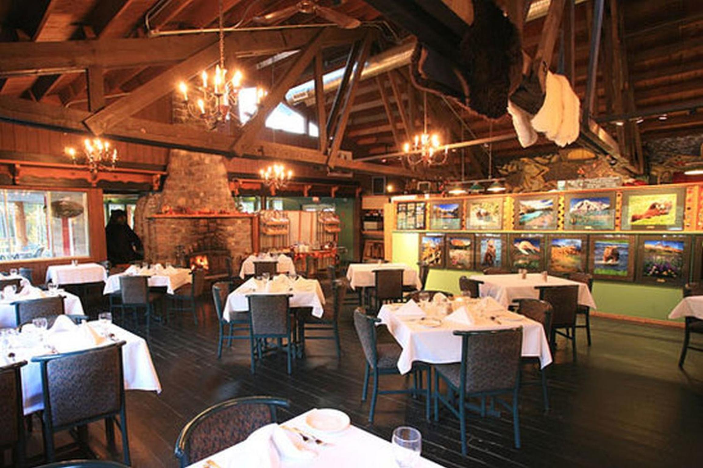 Jasper Vacations - Sunwapta Falls Rocky Mountain Lodge - Property Image 12