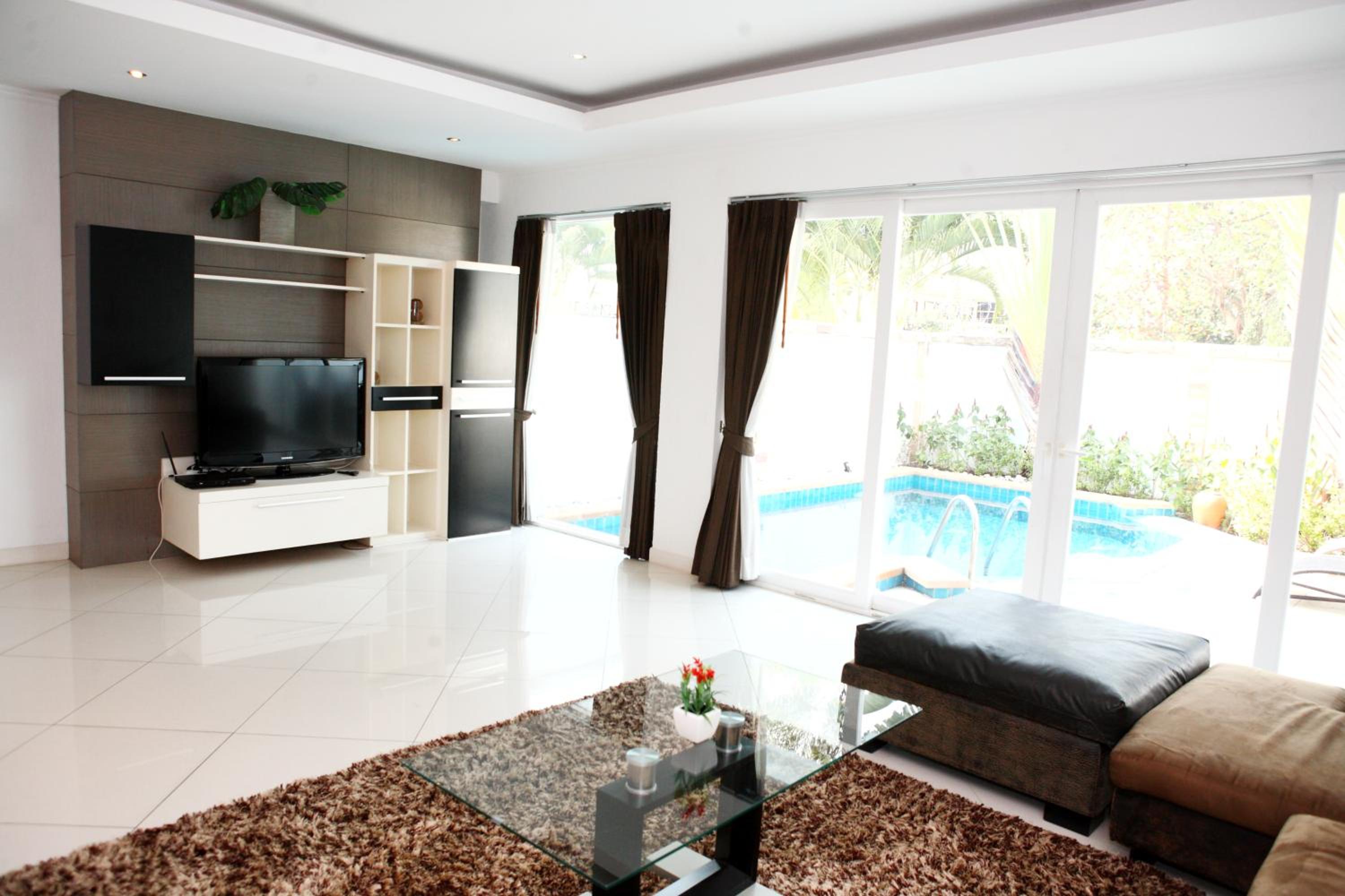 Hidden Palm Pool Villas