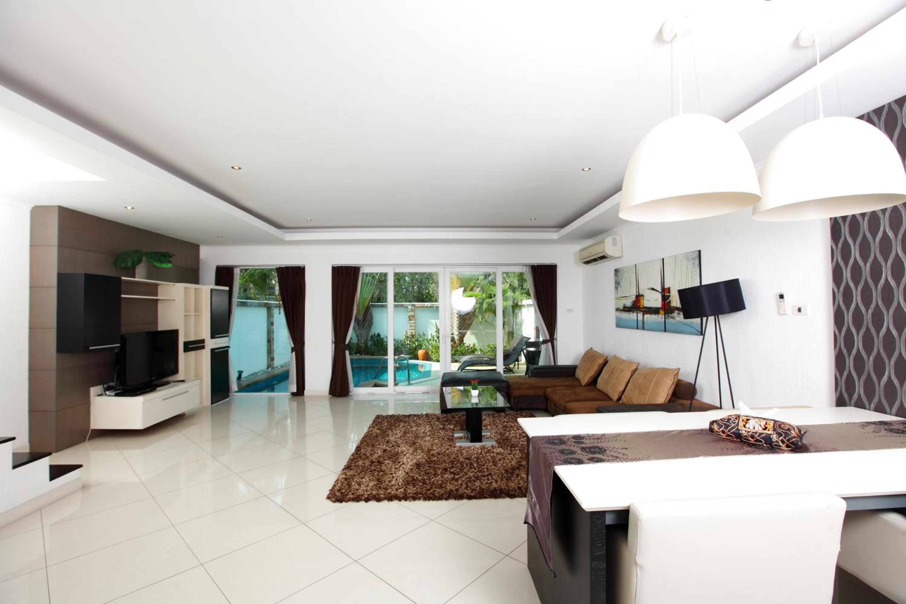 Hidden Palm Pool Villas
