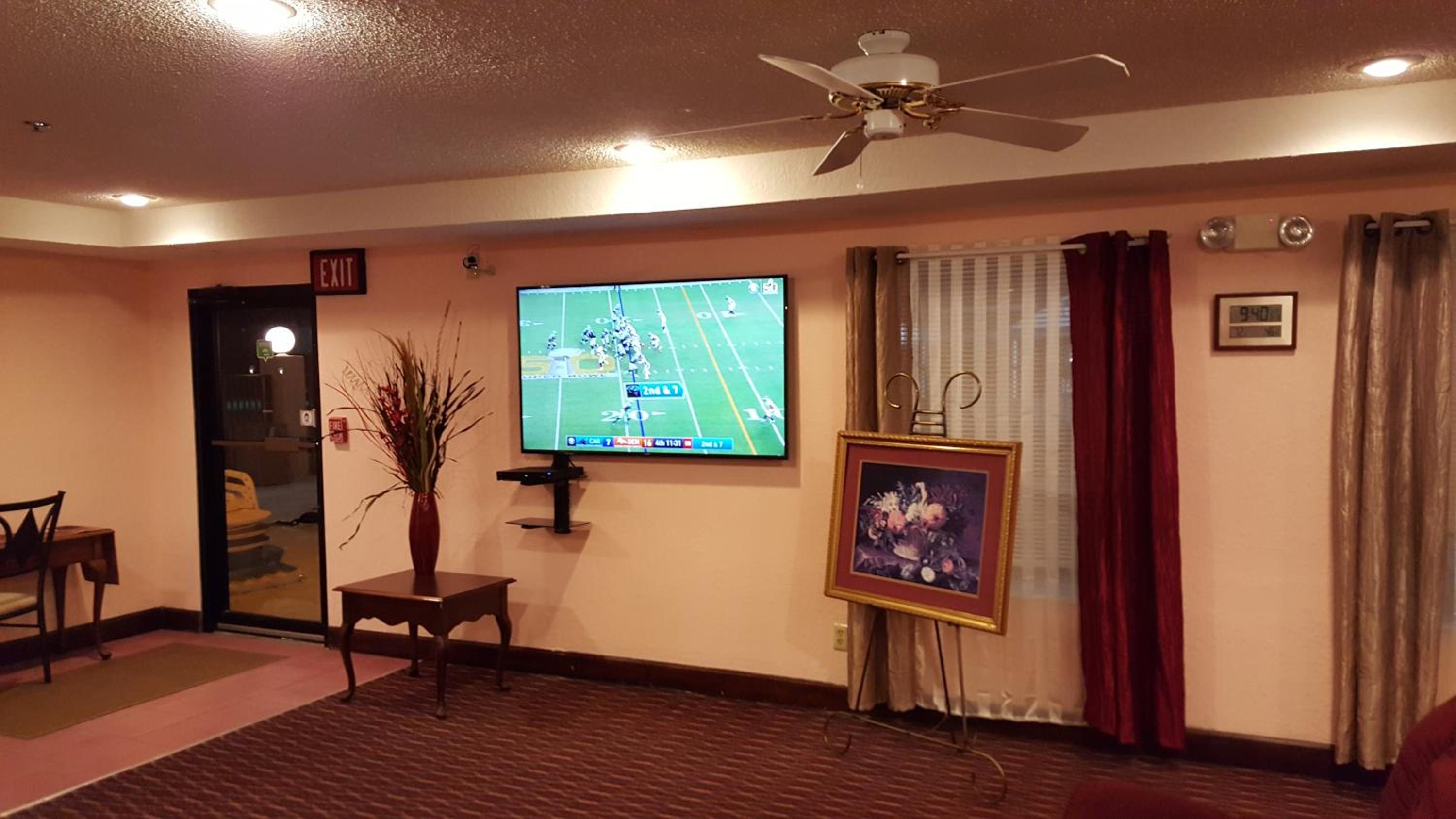 Key West Inn - Baxley - Property Image 3