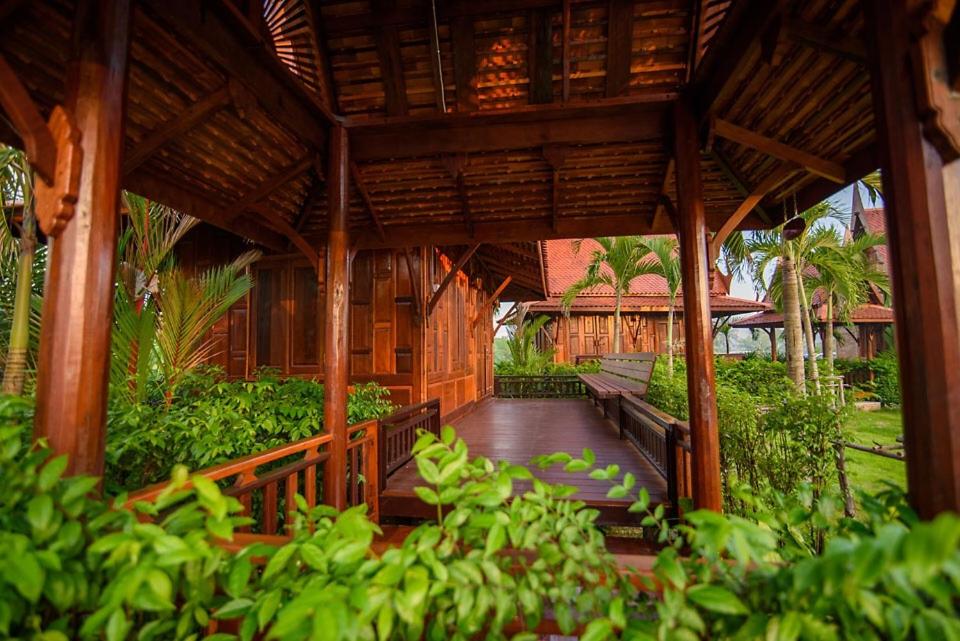 Lamphurai Riverside Resort and Spa