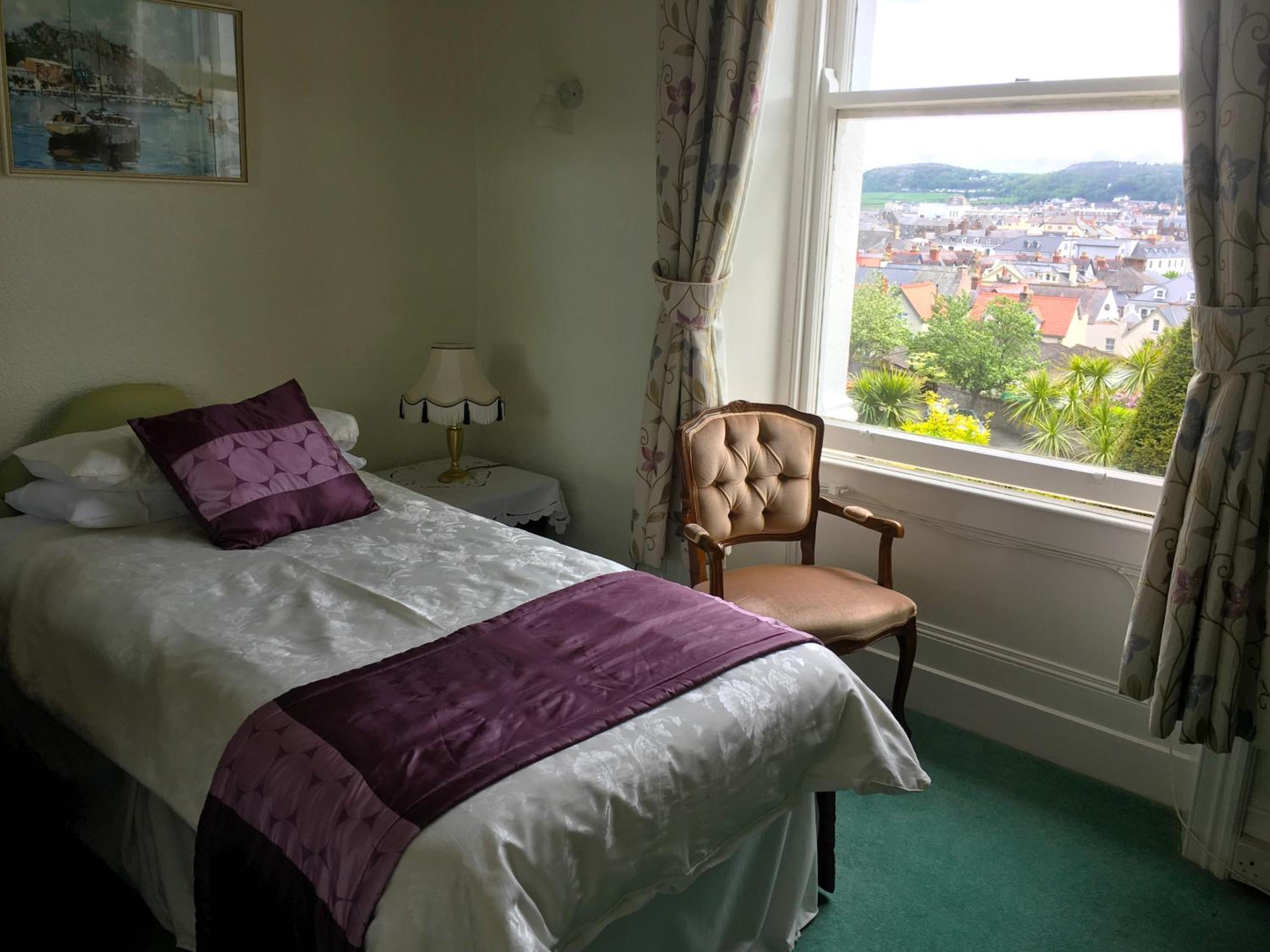 Bron Orme Private Hotel view 5
