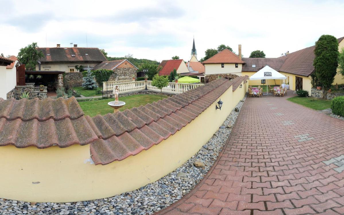 Penzion a Restaurace Nad Hradem