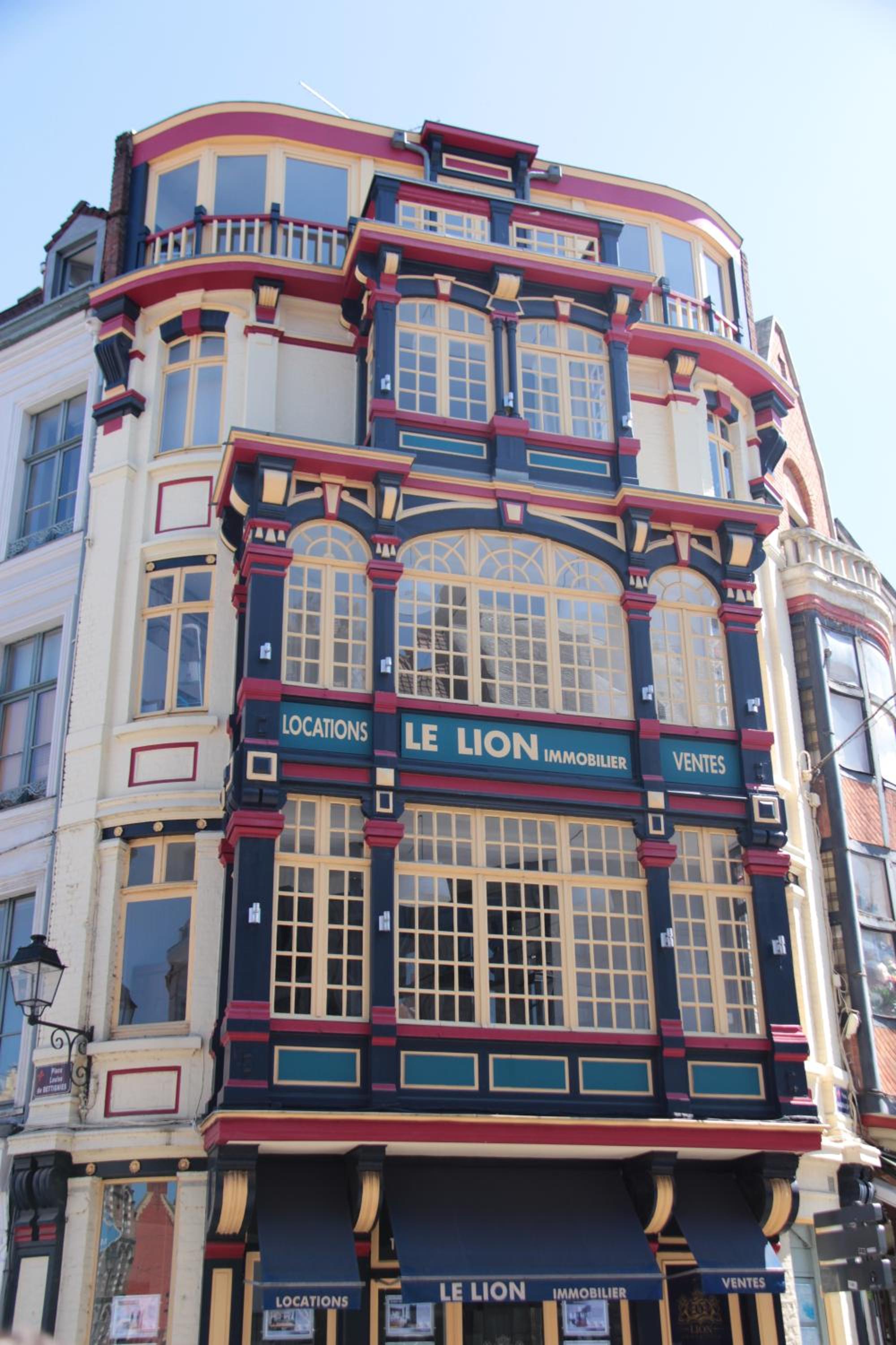 Escalille le Voltaire