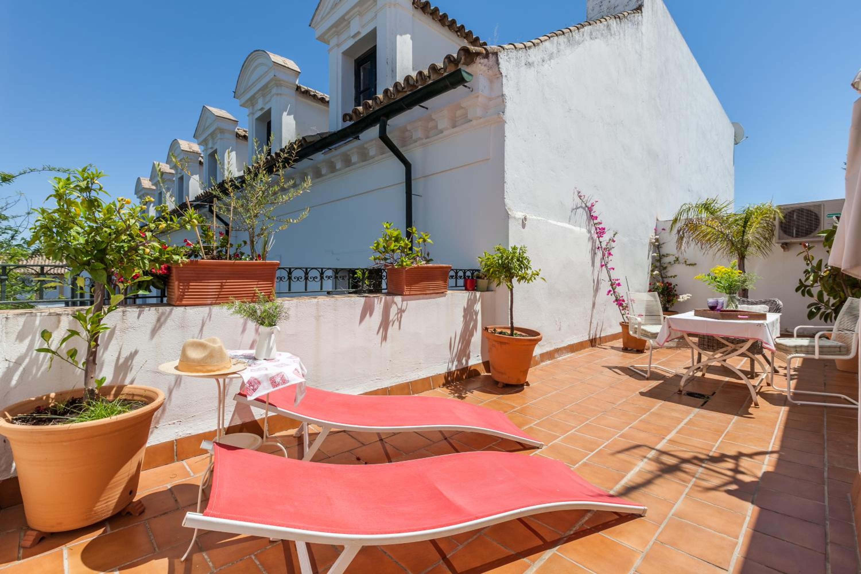 Apartamentos Plaza Pilatos