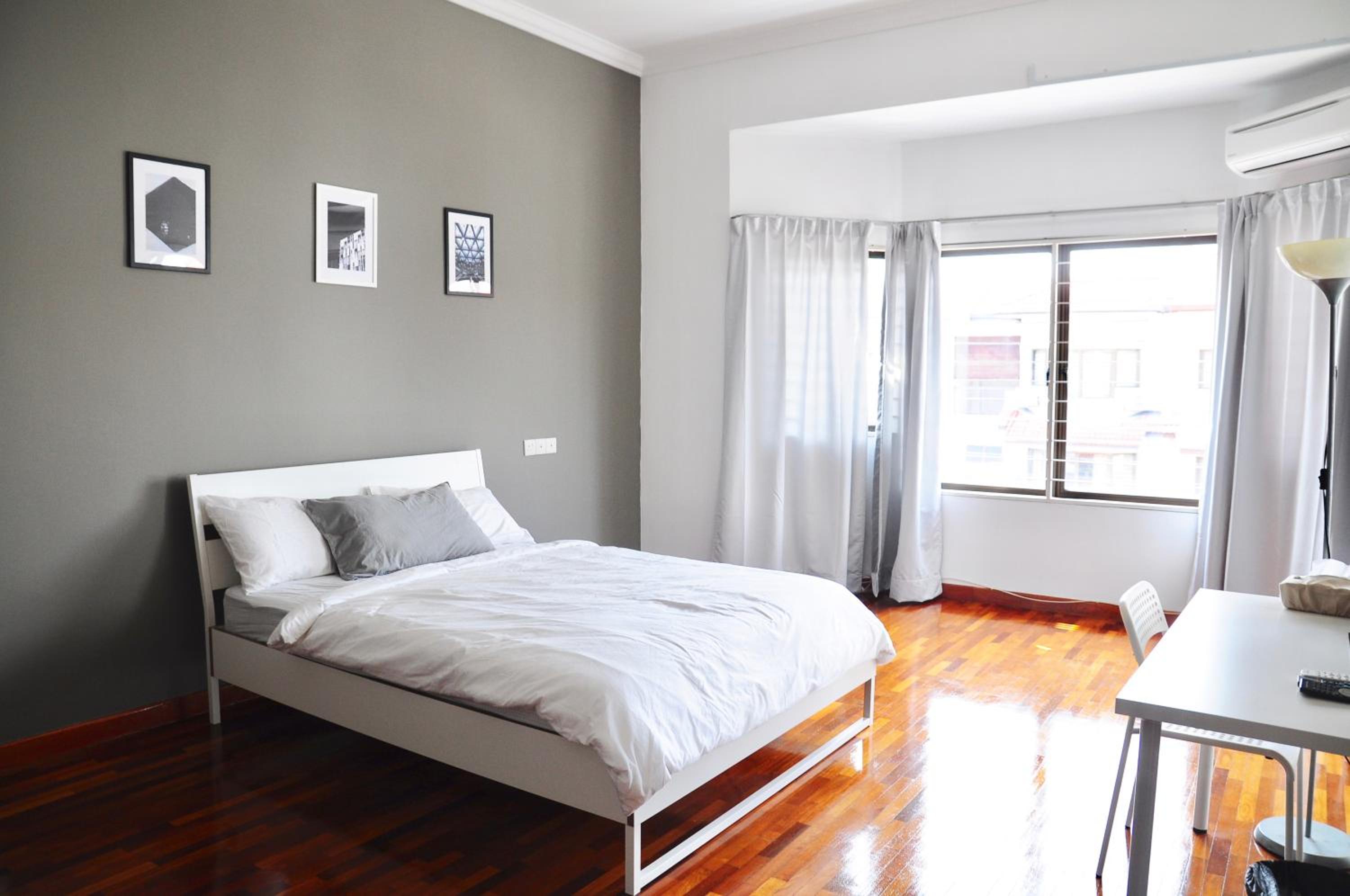 GRAYHAUS Guest House