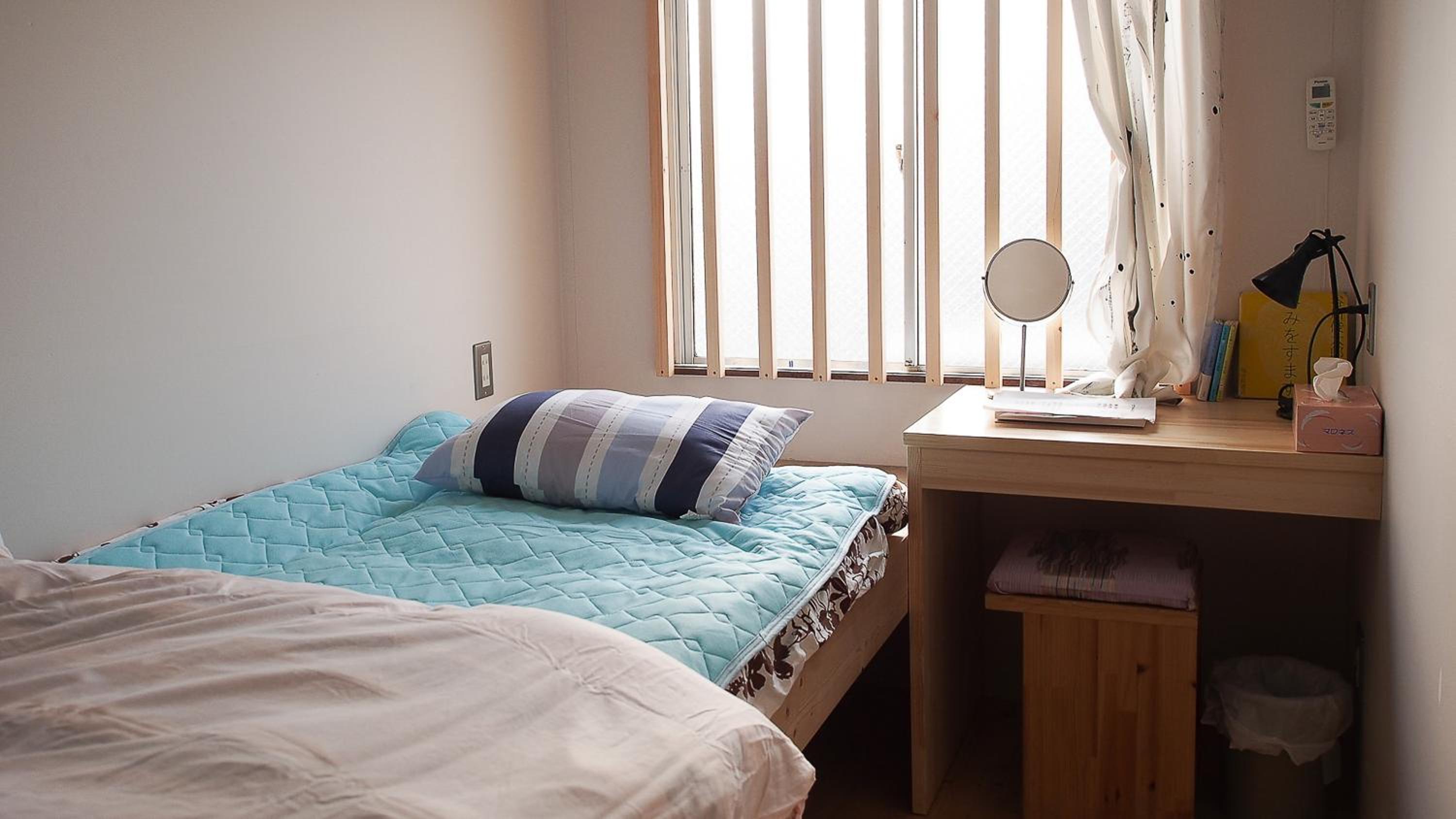 Kamagasaki University of the Arts Cafe Garden Guest House aka Cocoroom
