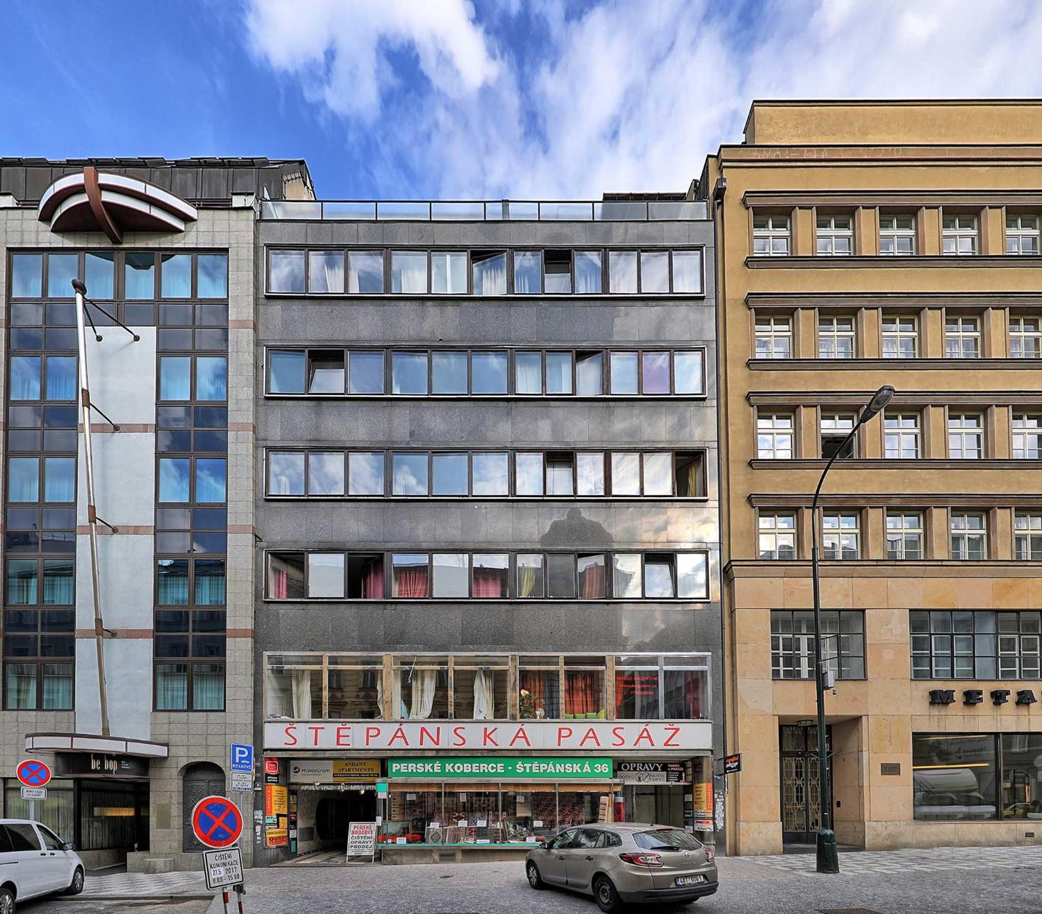 Apartments Stepanska 36