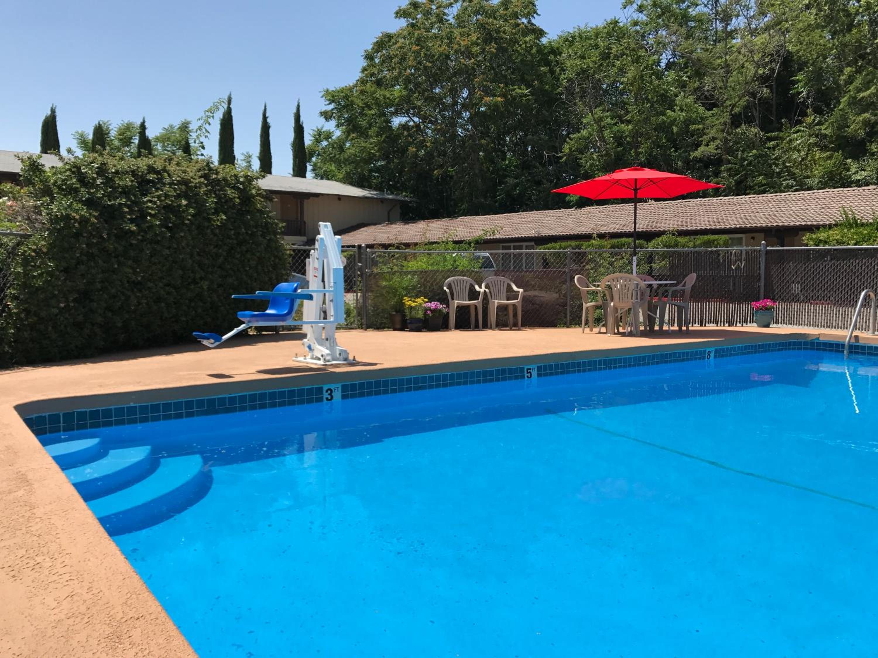 Red Bluff Inn