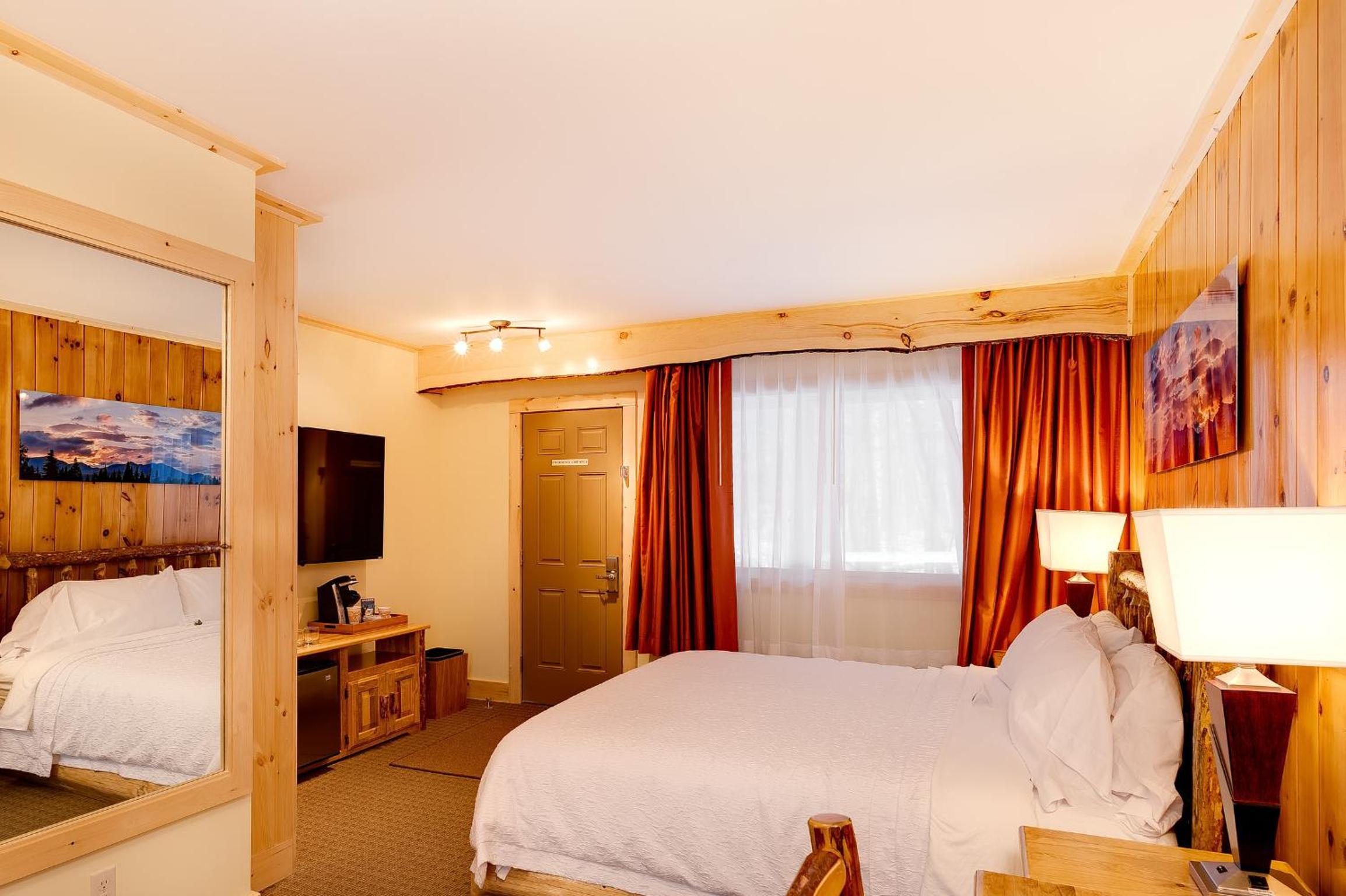 Adirondack Spruce Lodge