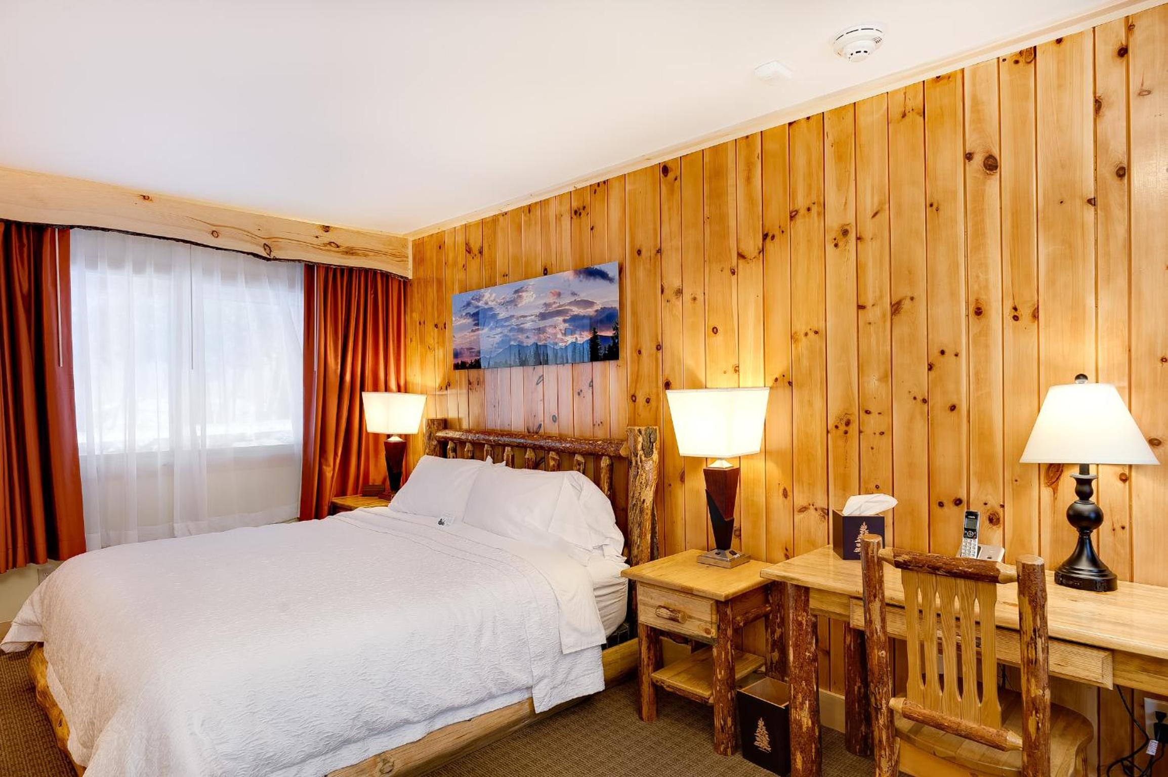 Adirondack Spruce Lodge