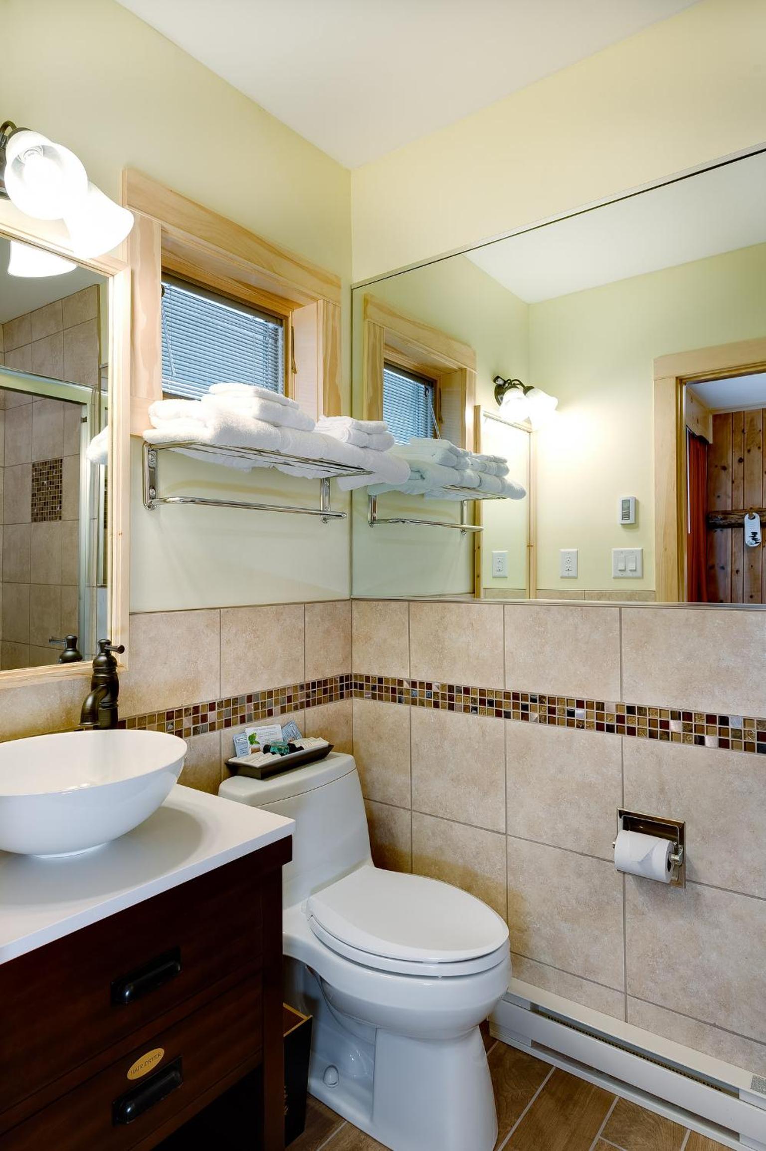 Adirondack Spruce Lodge