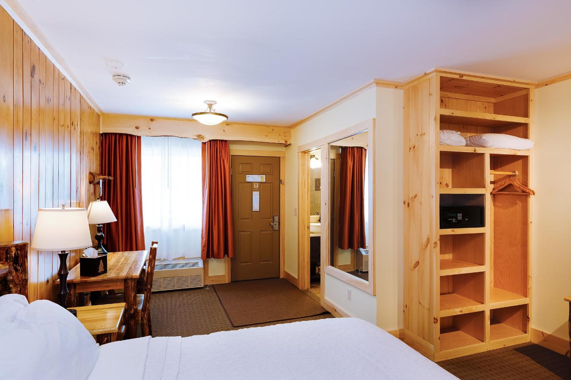 Adirondack Spruce Lodge