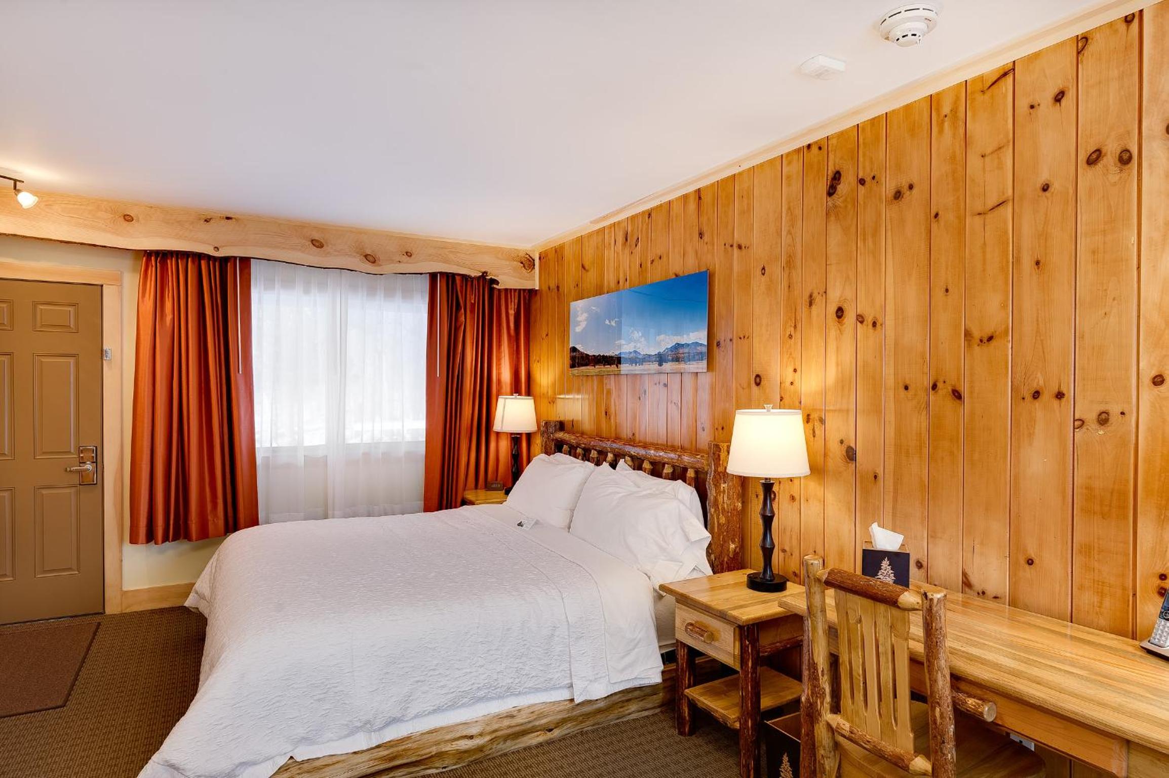 Adirondack Spruce Lodge
