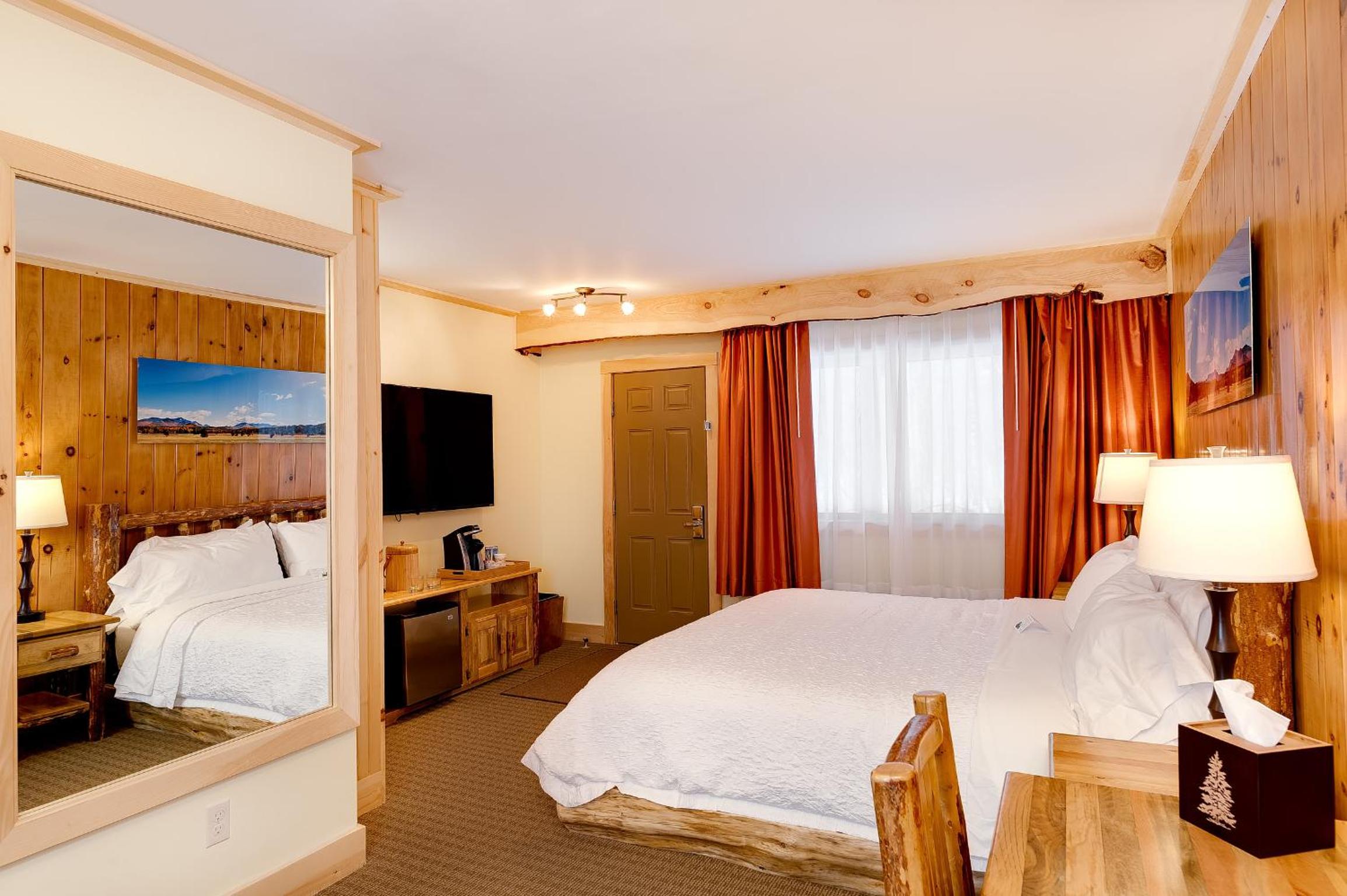 Adirondack Spruce Lodge